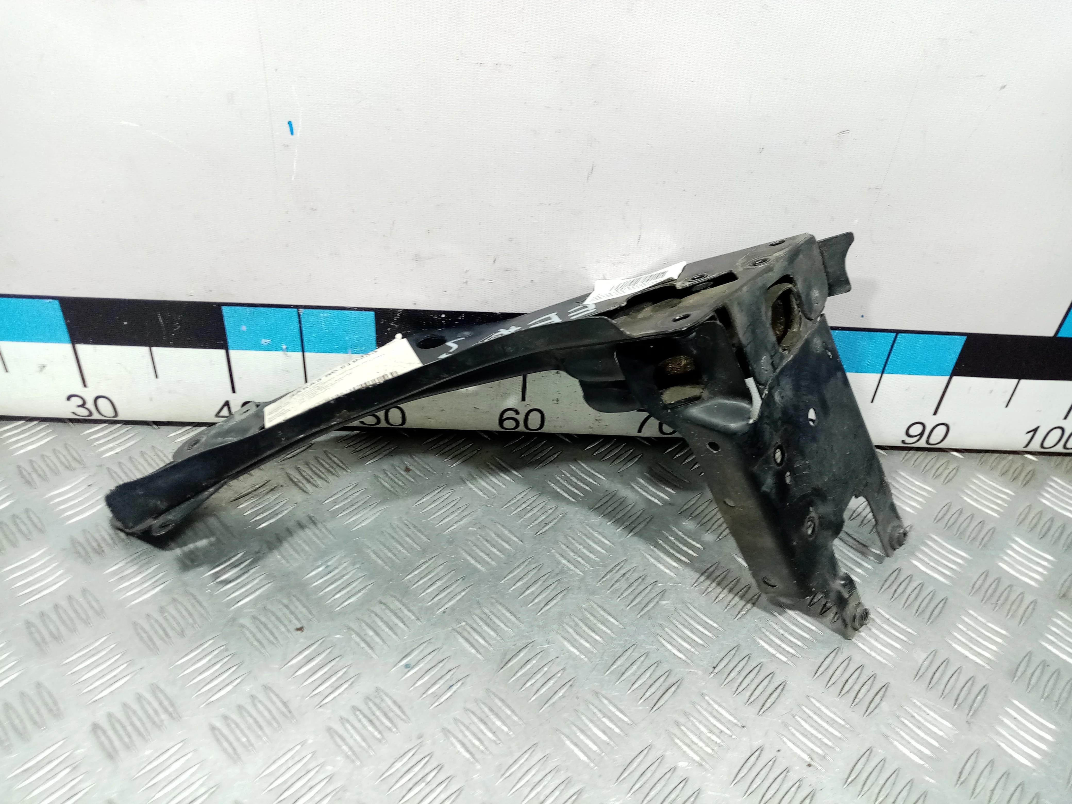 [Б/У] Рамка фары левой Mercedes W211 [Код: 00398366 ]