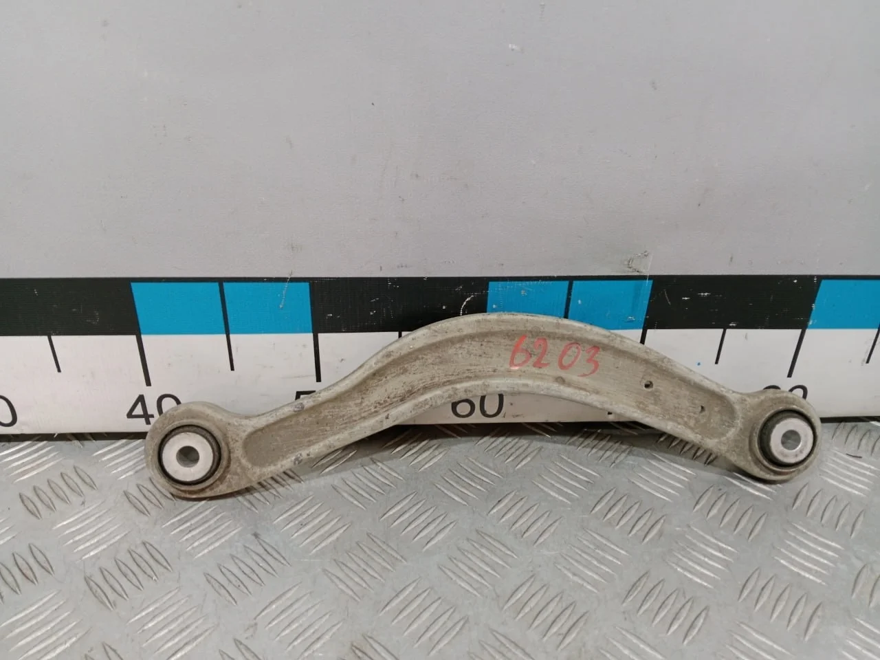 [Б/У] Рычаг задний верхний правый задний - (Состояние: Отличное пробег 41000) [Код: 00677562 ]