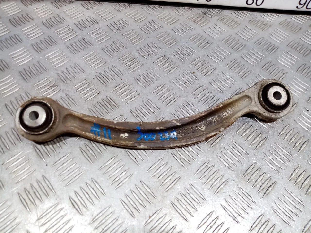 [Б/У] Рычаг задний верхний правый передний [Код: 00541665 ]