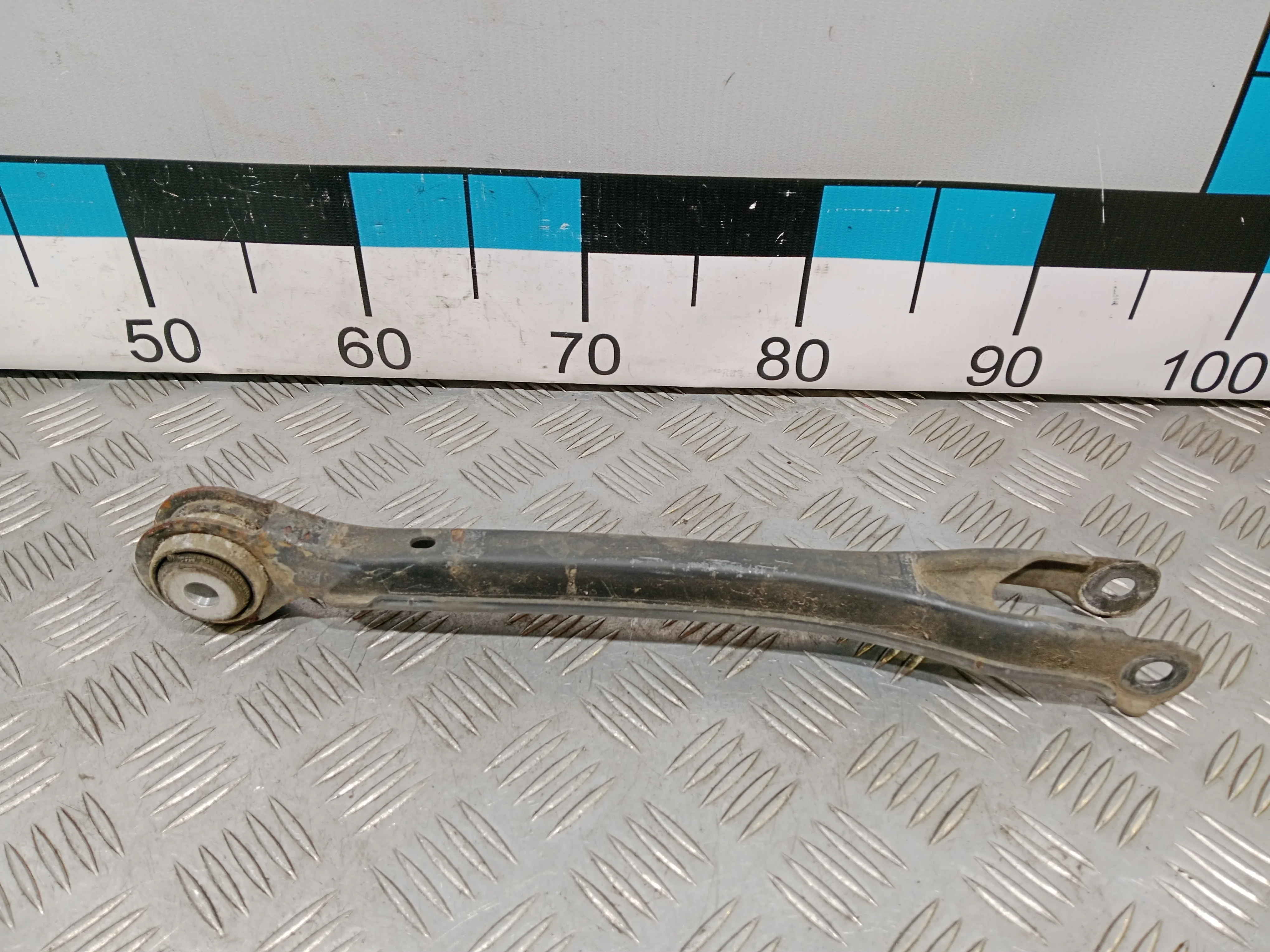 [Б/У] Рычаг задний нижний [Код: 00424073 ]