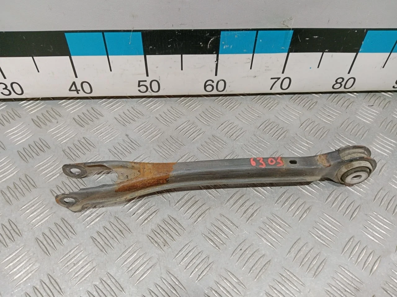 [Б/У] Рычаг задний нижний - (Состояние: Отличное пробег 41000) [Код: 00677536 ]