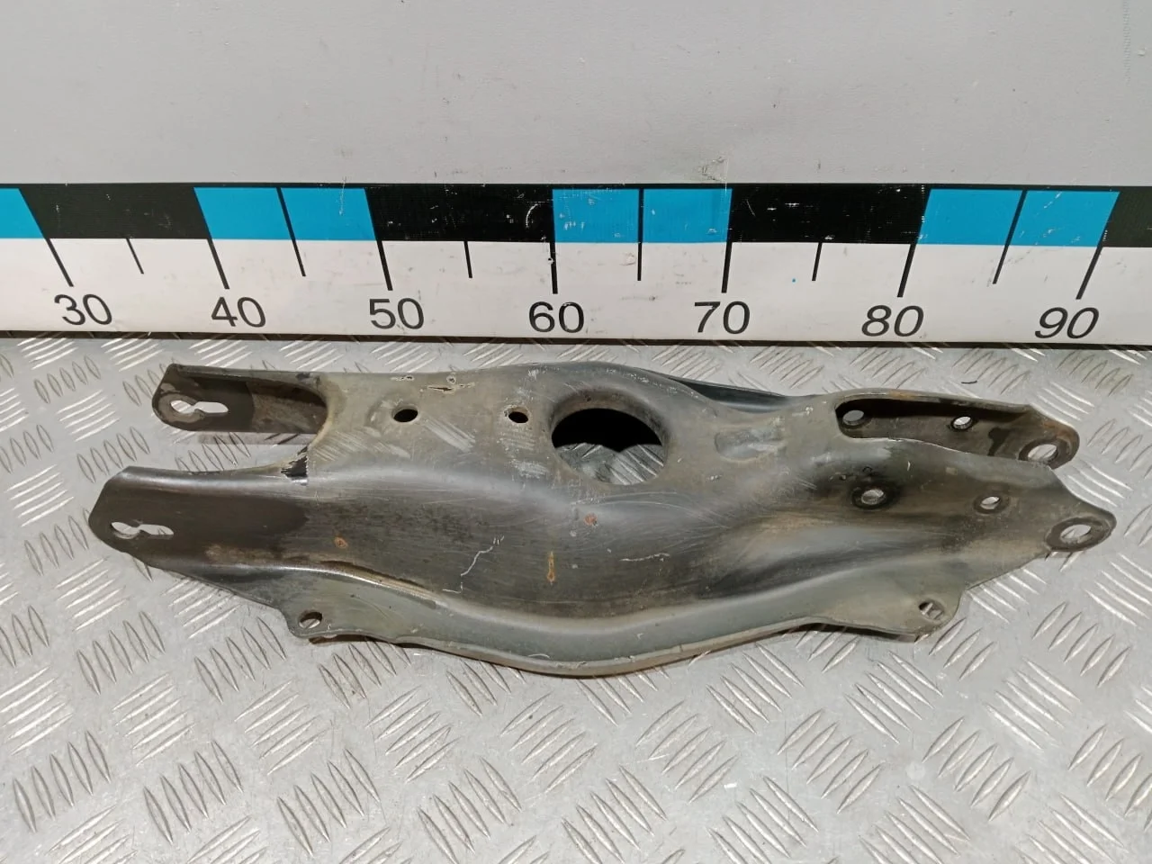 [Б/У] Рычаг задний нижний Mercedes Benz - (Состояние: Отличное пробег 41000) [Код: 00677527 ]