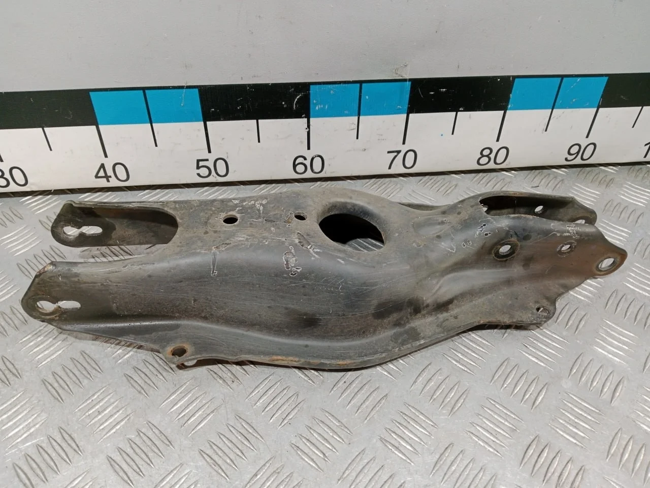 [Б/У] Рычаг задний нижний Mercedes Benz - (Состояние: Отличное пробег 41000) [Код: 00677528 ]