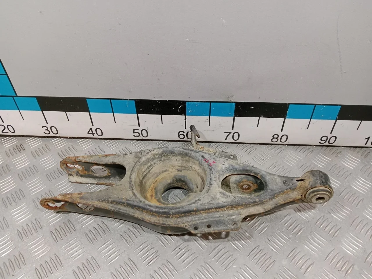 [Б/У] Рычаг задний нижний Mercedes Benz W211 E-Klasse [Код: 00674039 ]