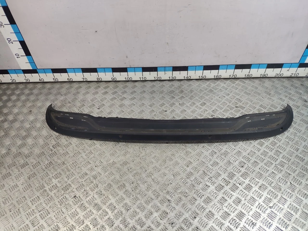 [Б/У] Спойлер заднего бампера MB W205 - Небольшие царапины [Код: 00606445 ]