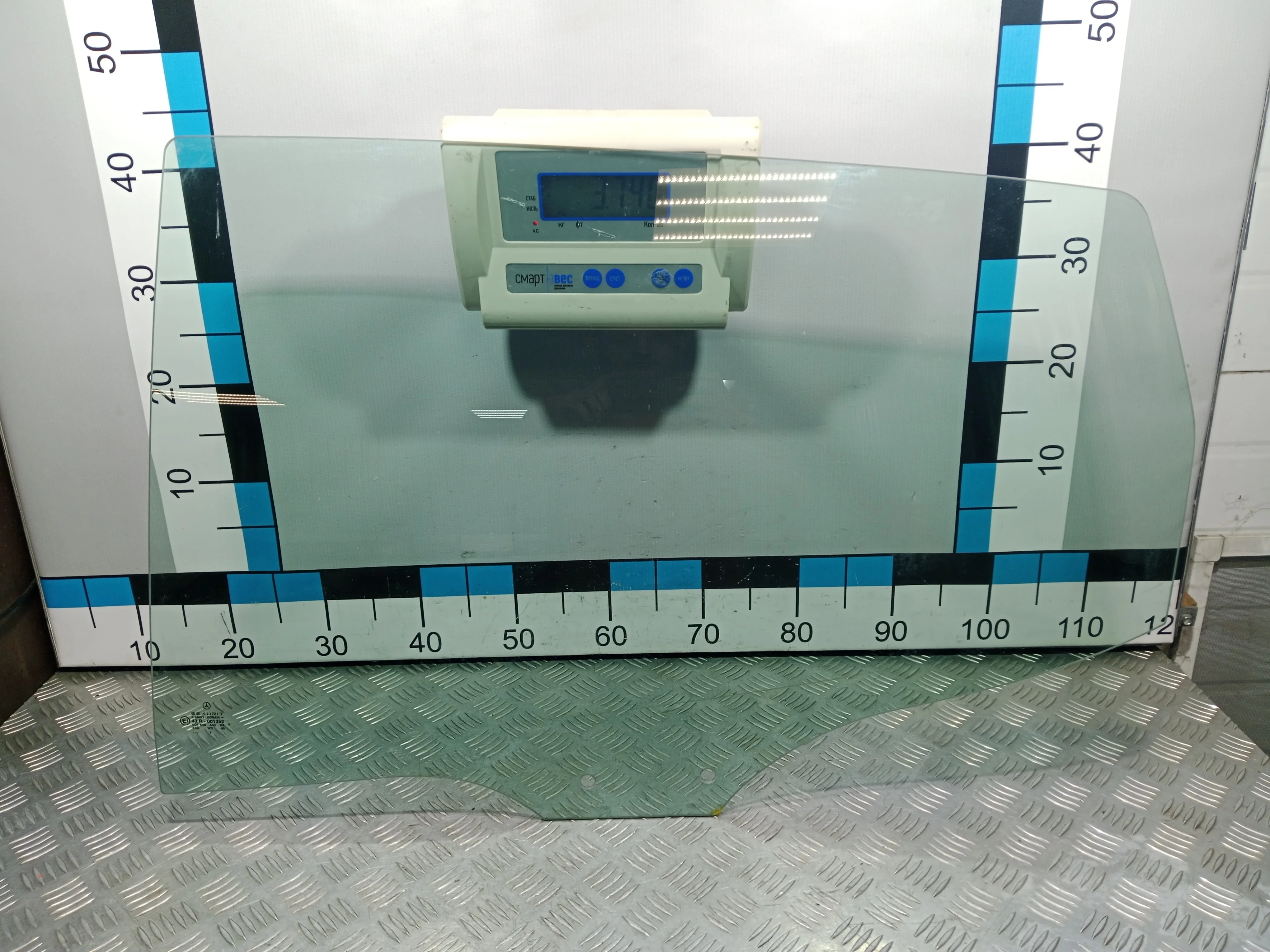 [Б/У] Стекло двери задней левой W168 удлиненный [Код: 00468809 ]