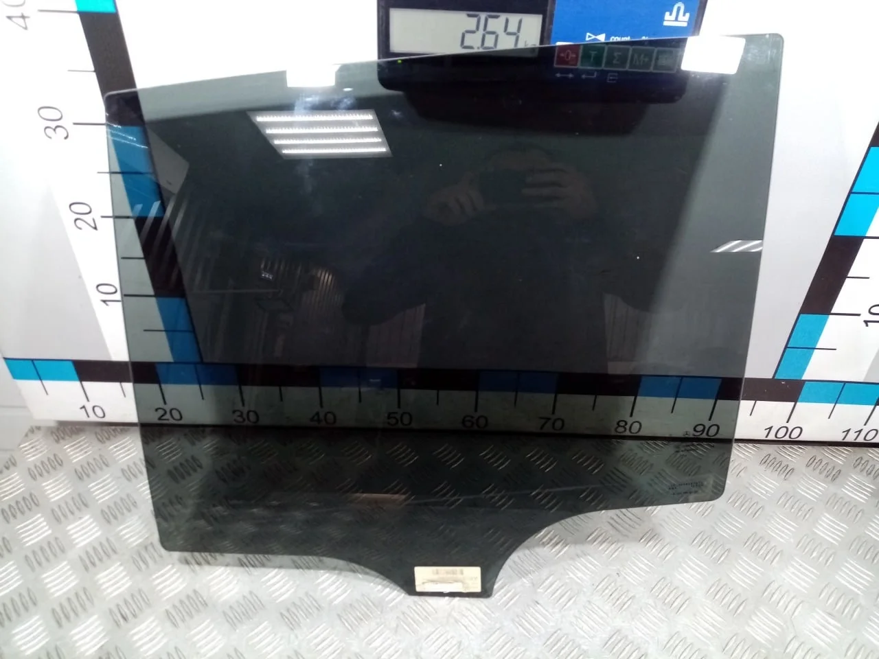 [Б/У] Стекло двери задней левой X253 C253 [Код: 00584954 ]