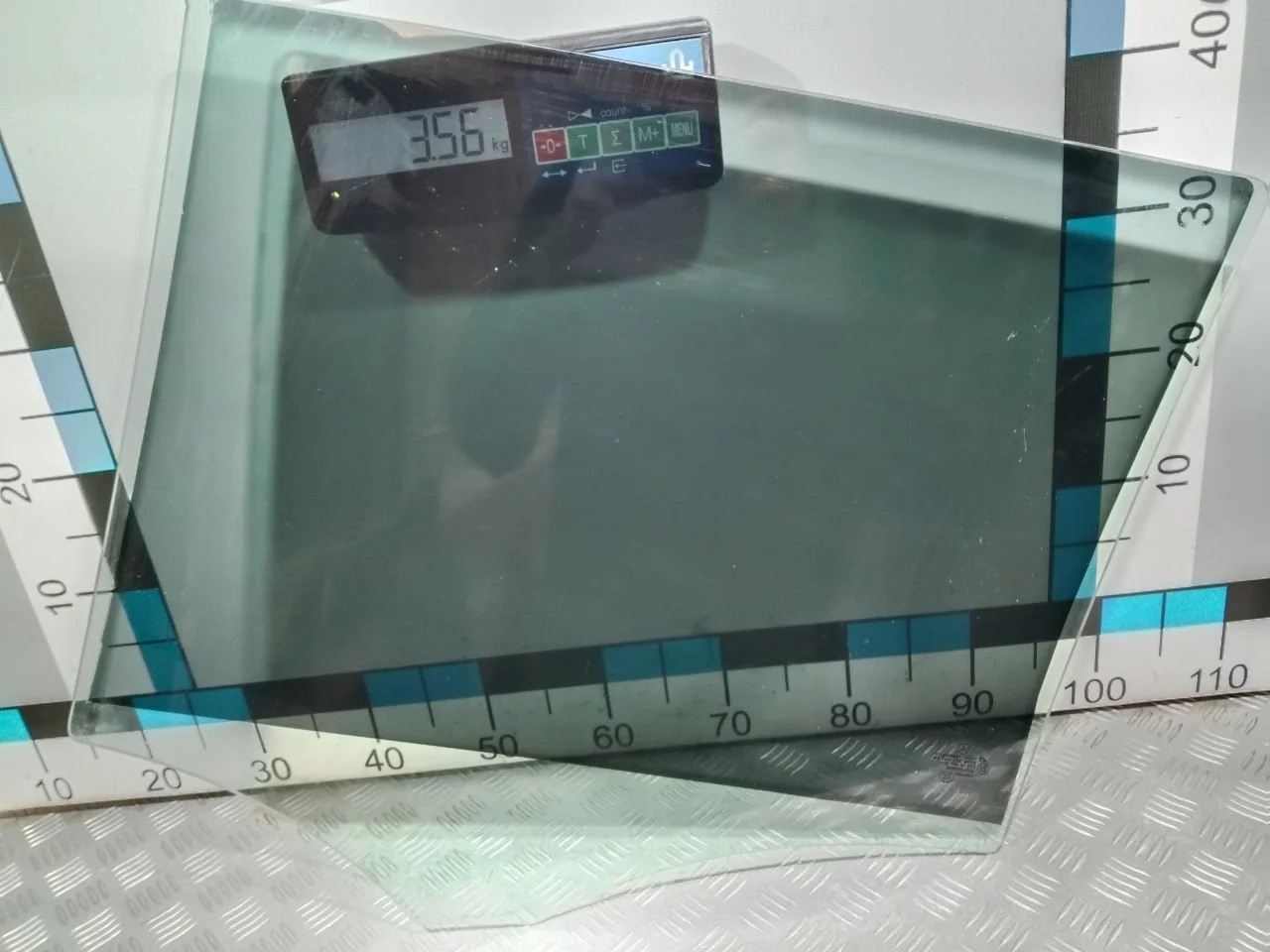 [Б/У] Стекло двери задней правой [Код: 00663457 ]