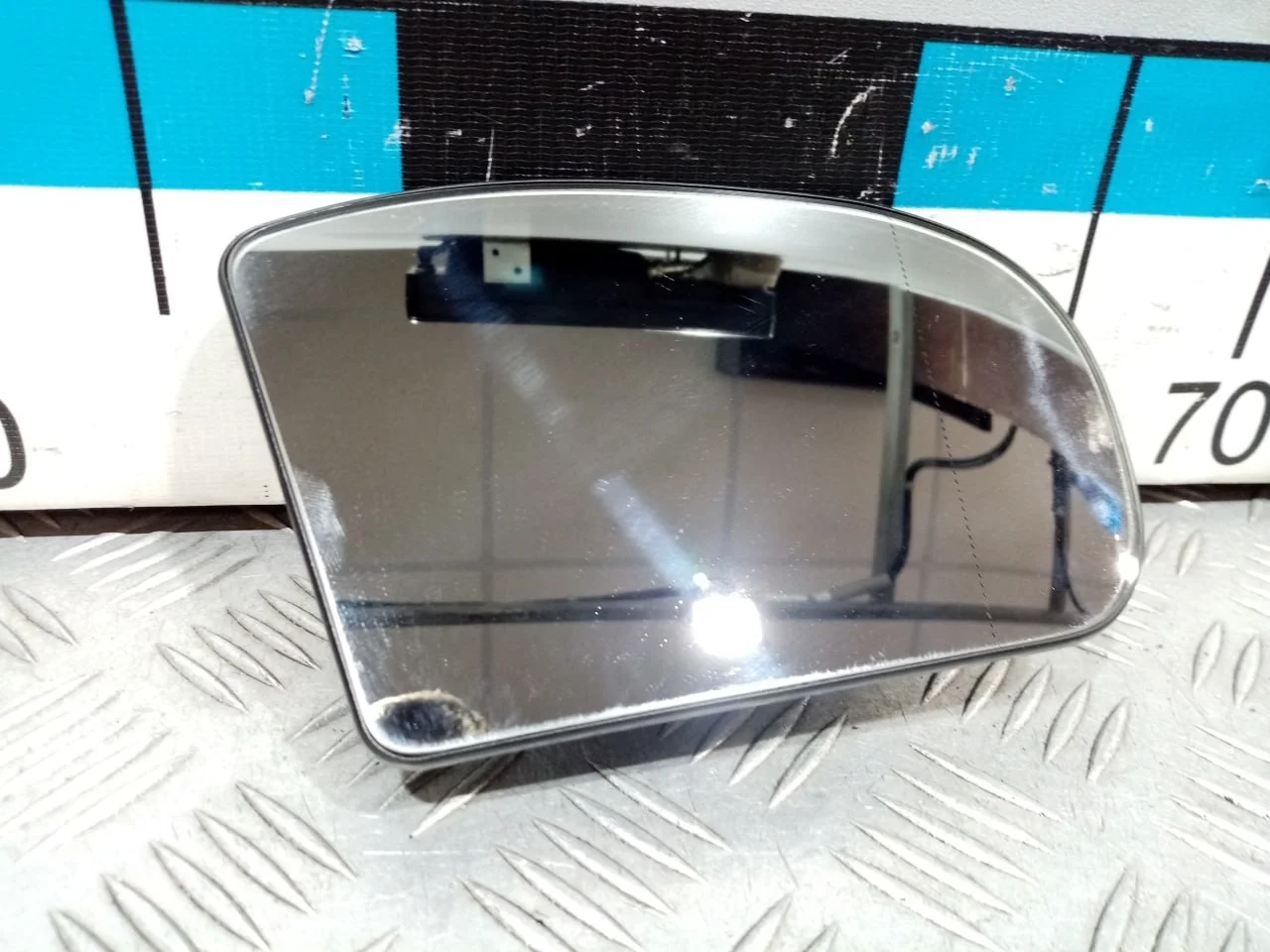 [Б/У] Стекло зеркала электрического правого [Код: 00686016 ]
