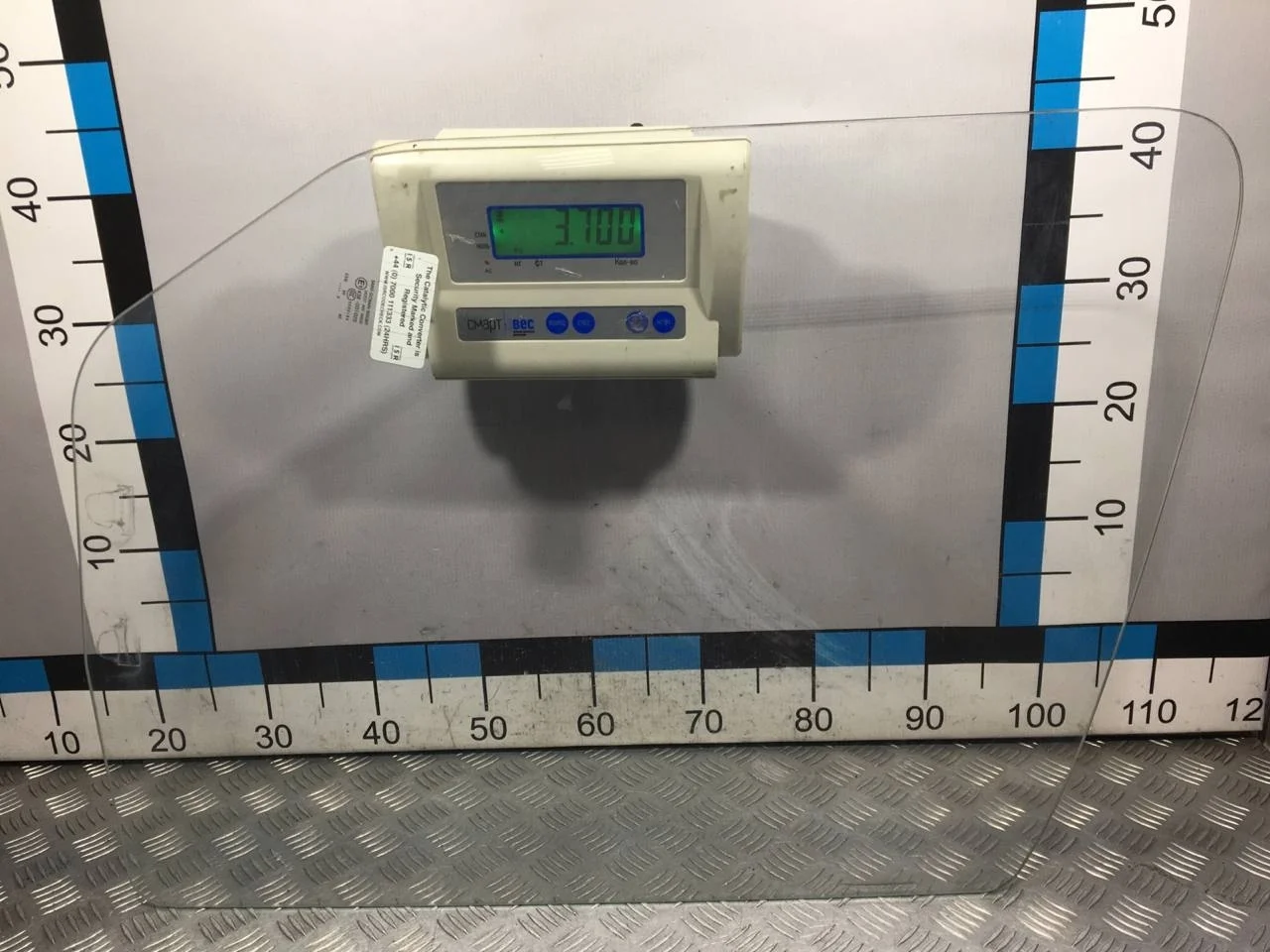 [Б/У] Стекло передней правой двери опускное [Код: 00602365 ]