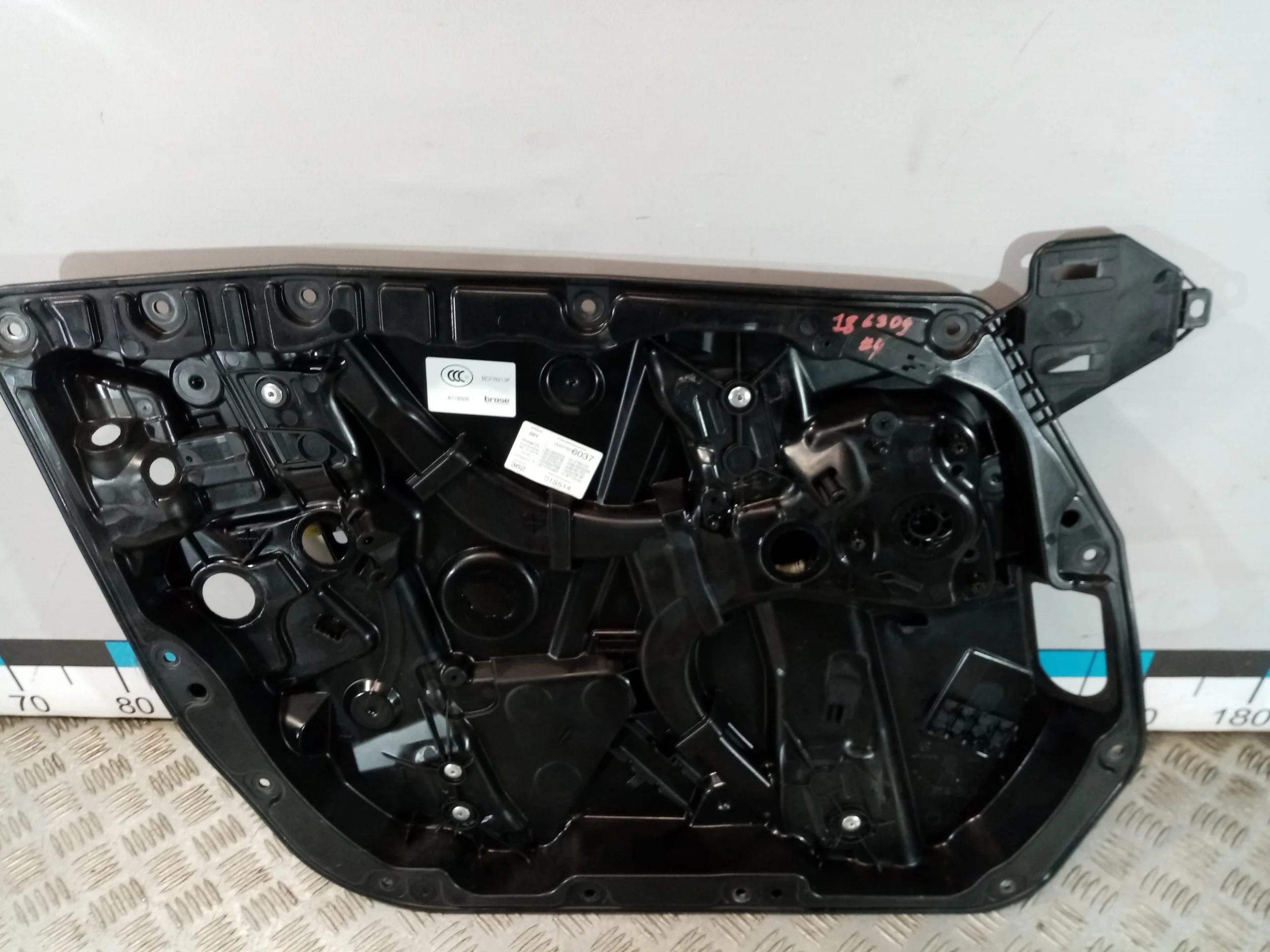 [Б/У] Стеклоподъемник передний левый MB W213 [Код: 00678840 ]