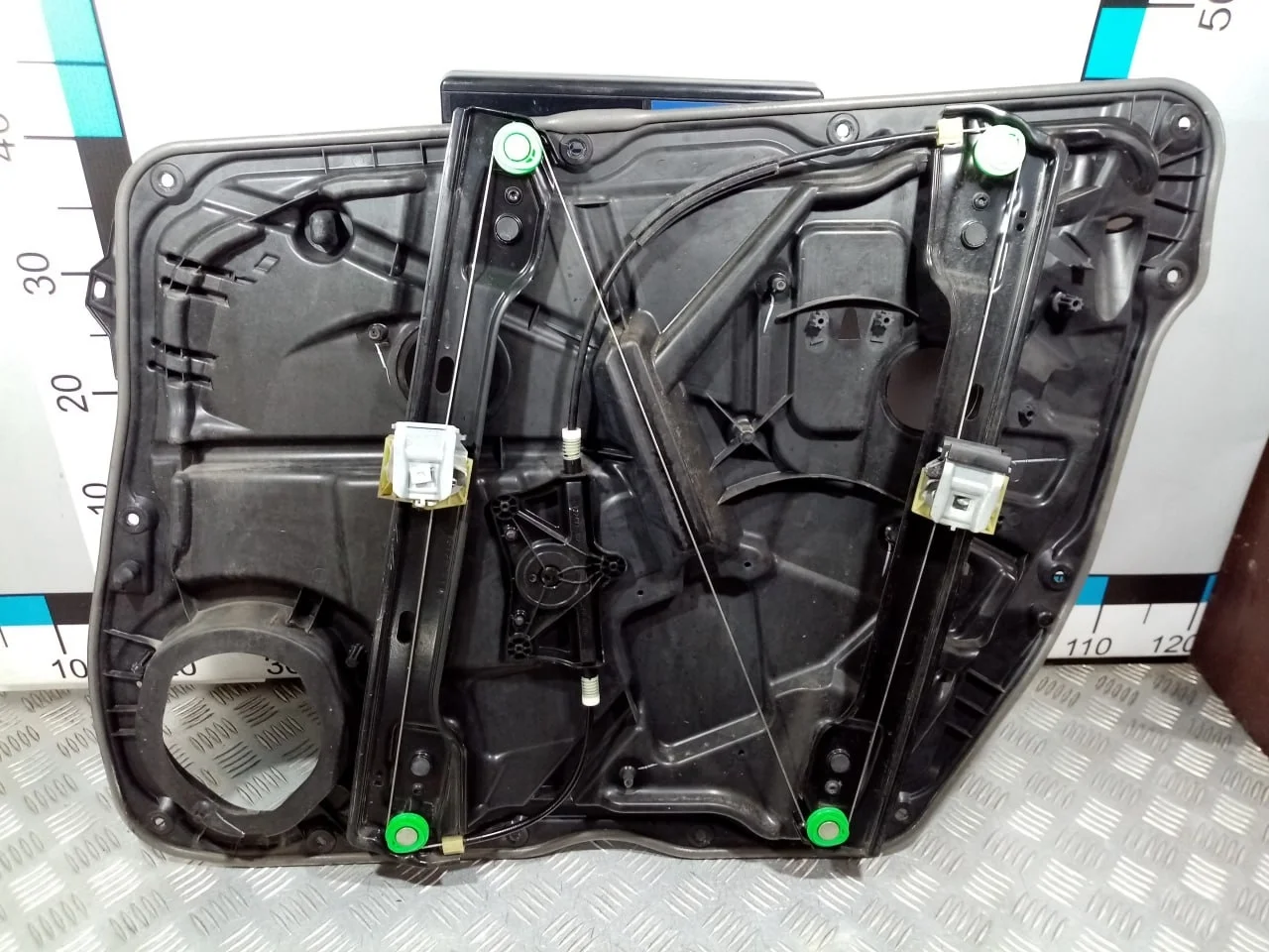 [Б/У] Стеклоподъемник электрический передний левый [Код: 00585042 ]