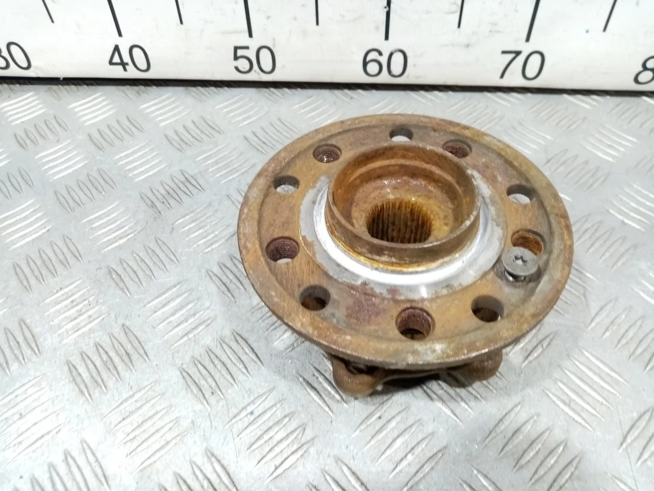 [Б/У] Ступица передняя 4-MATIC - (Состояние: Отличное пробег 41000) [Код: 00676337 ]