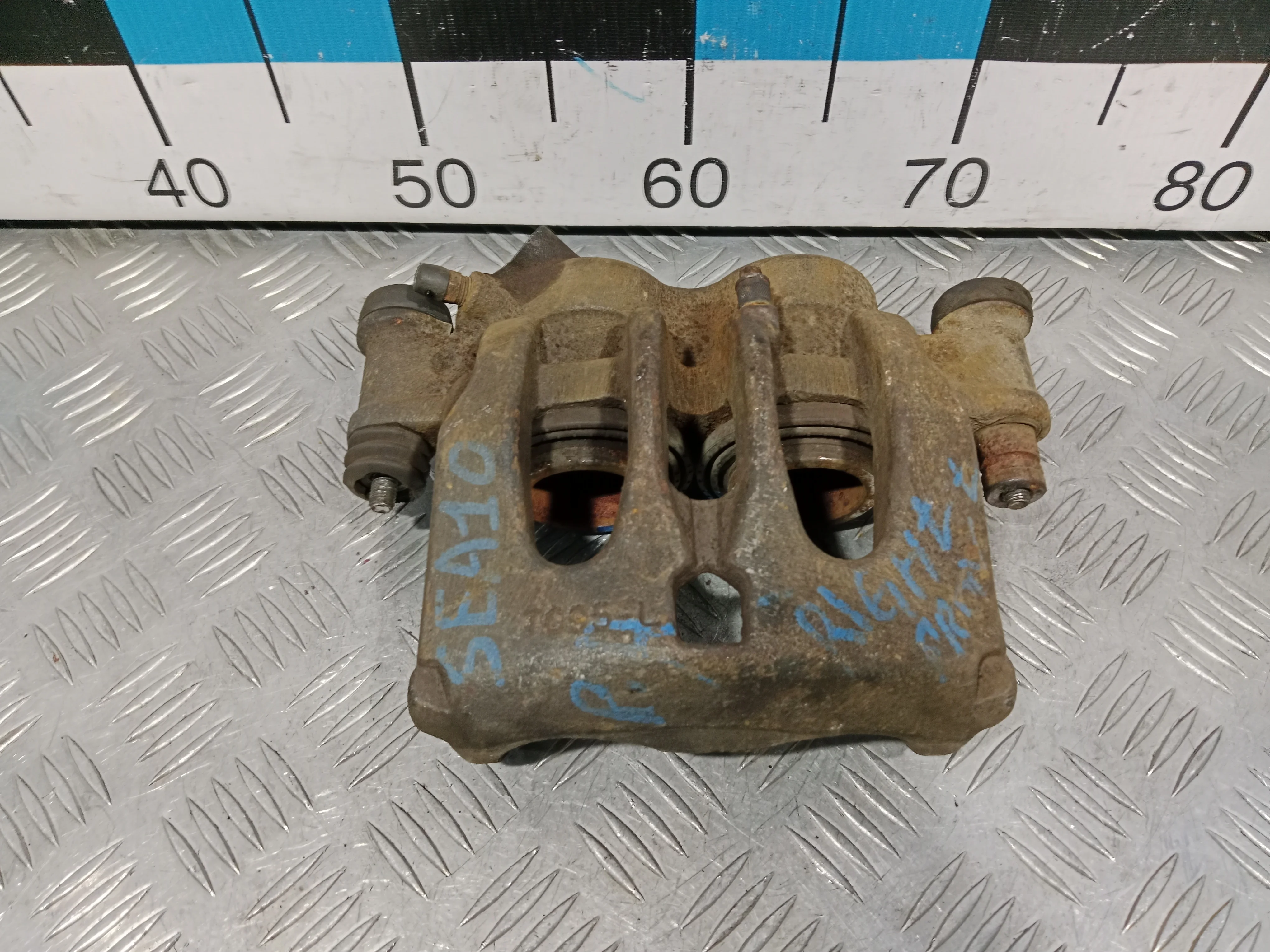 [Б/У] Суппорт тормозной передний левый [Код: 00438988 ]