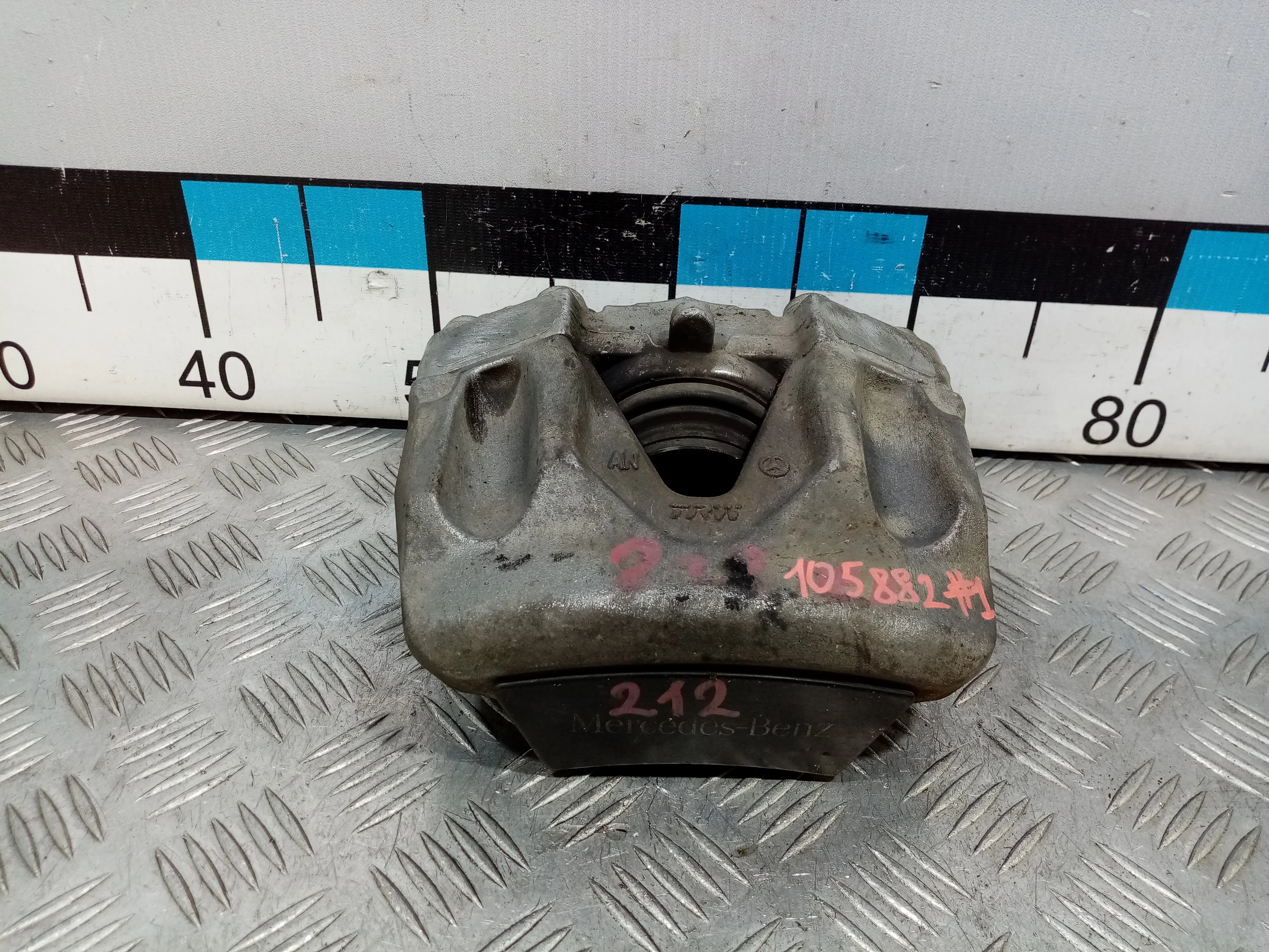 [Б/У] Суппорт тормозной передний левый [Код: 00498833 ]