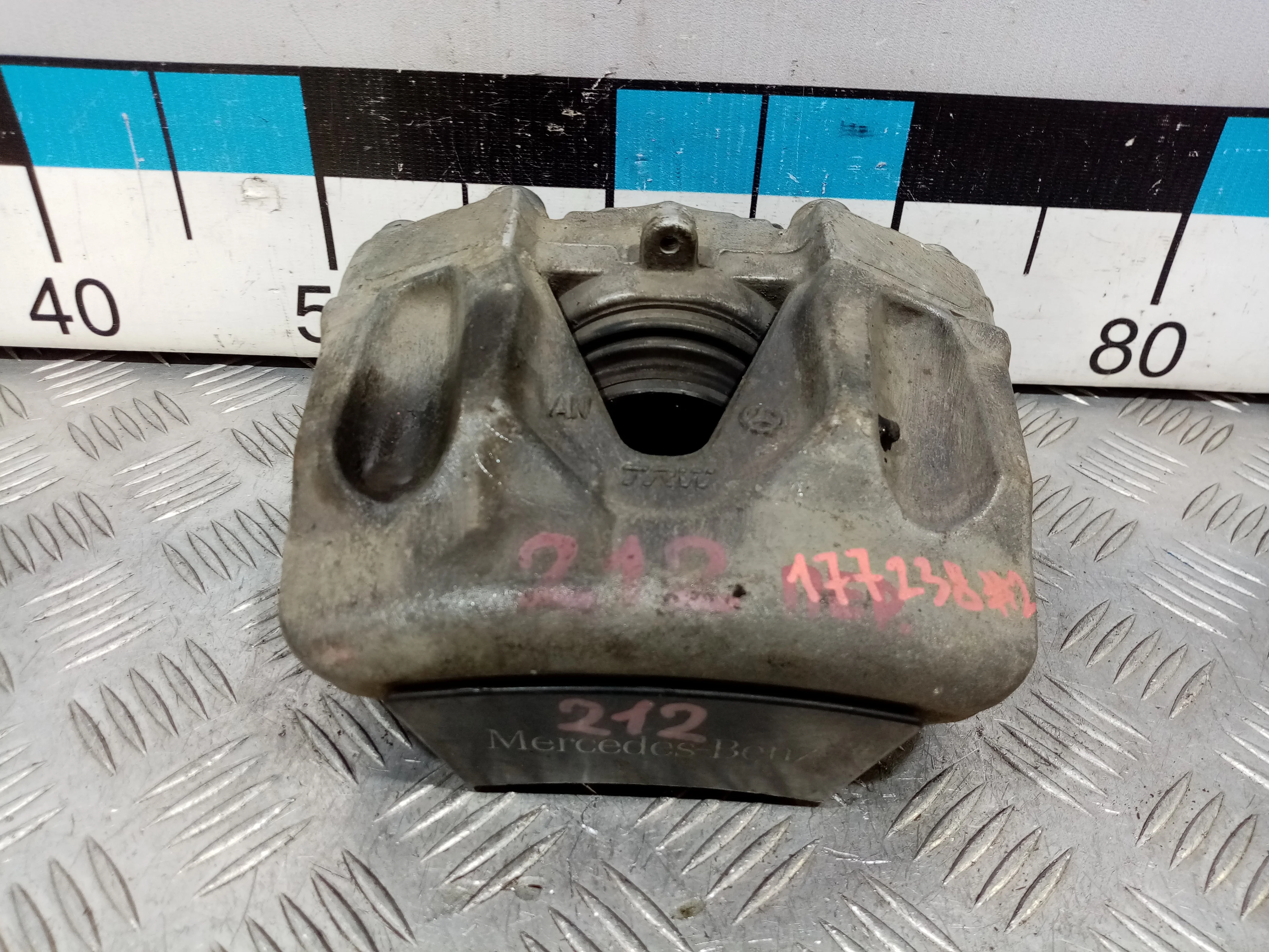 [Б/У] Суппорт тормозной передний правый [Код: 00498854 ]