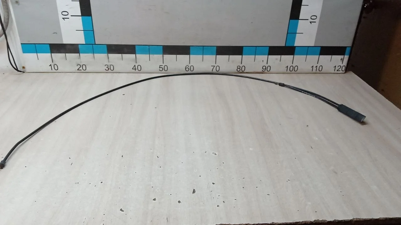 [Б/У] Трос отрывания капота средняя часть [Код: 00648274 ]