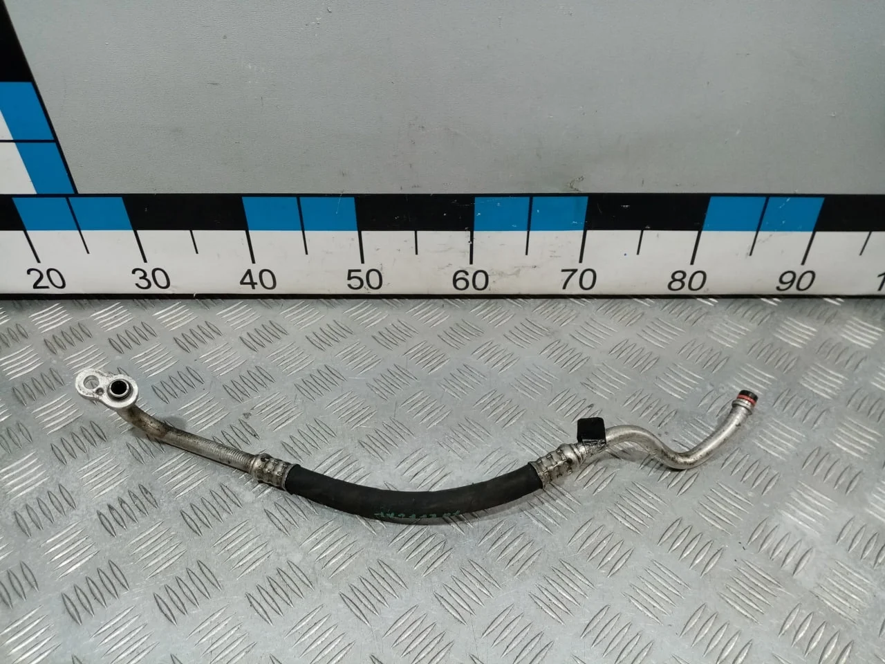 [Б/У] Трубка кондиционера - Потертость [ХОРОШЕЕ] [Код: 00653887 ]