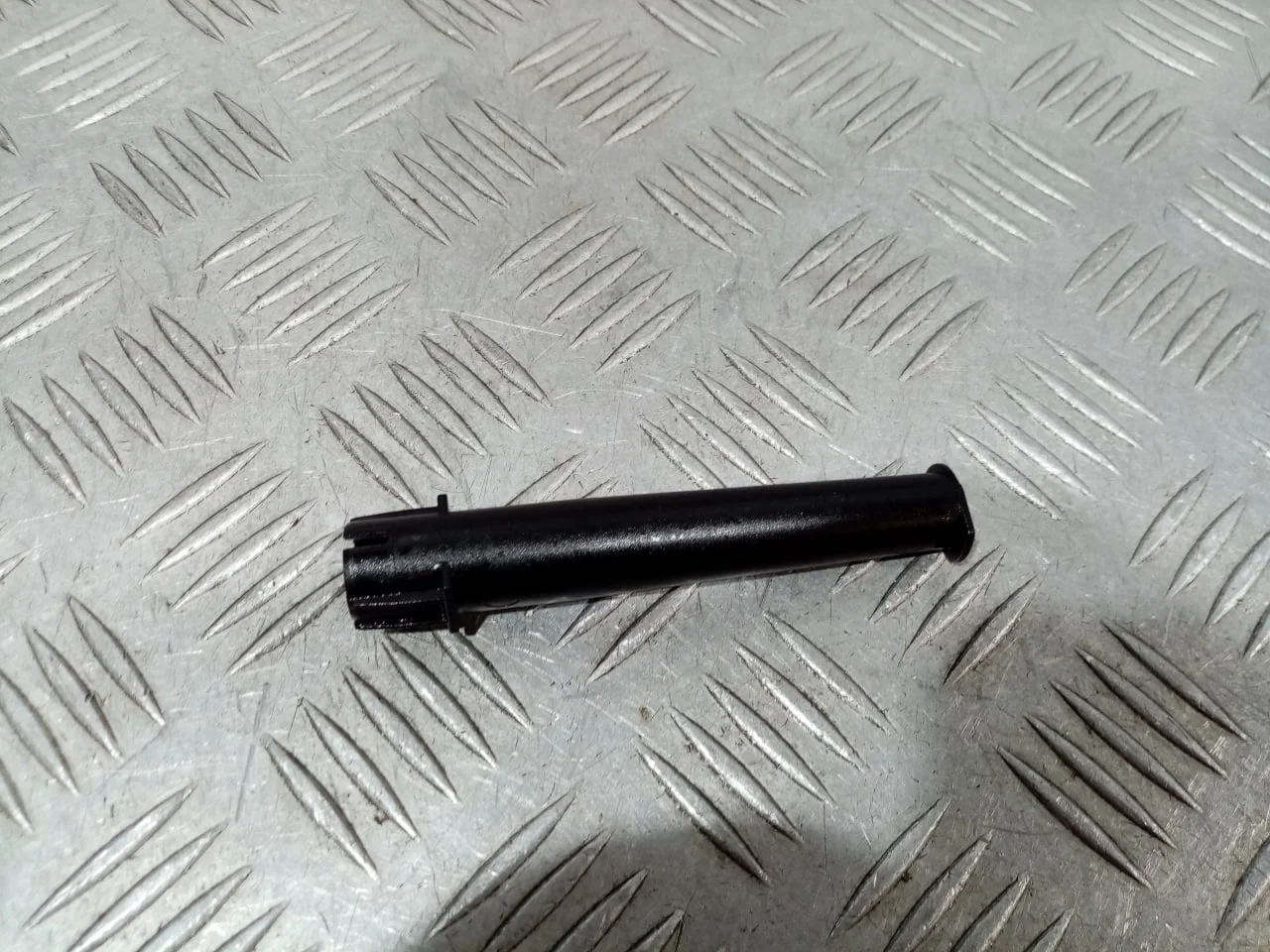 [Б/У] Трубка поддона АКПП [Код: 00682640 ]