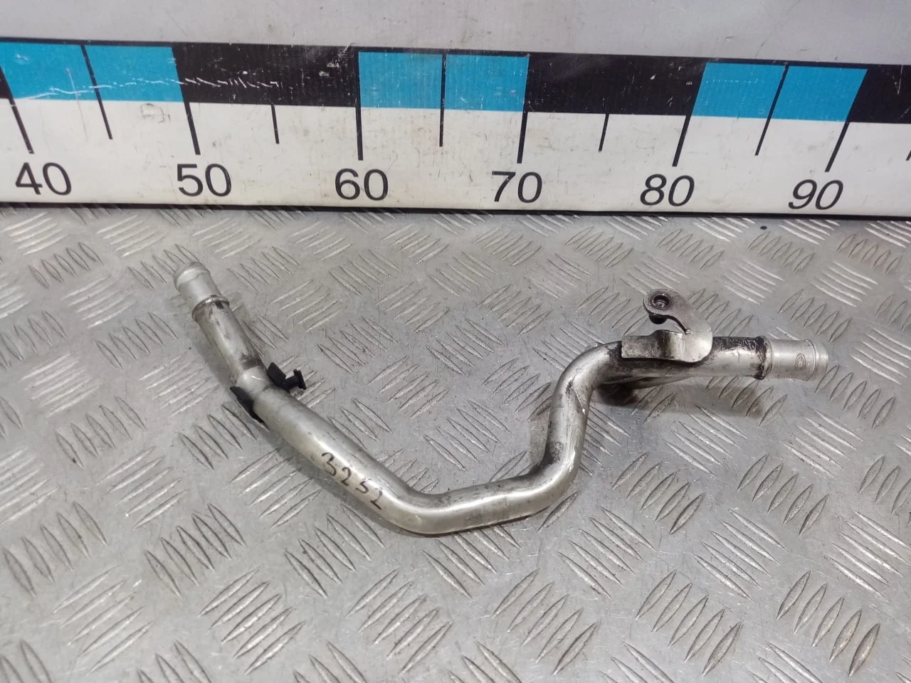 [Б/У] Трубка системы охлаждения [Код: 00523345 ]