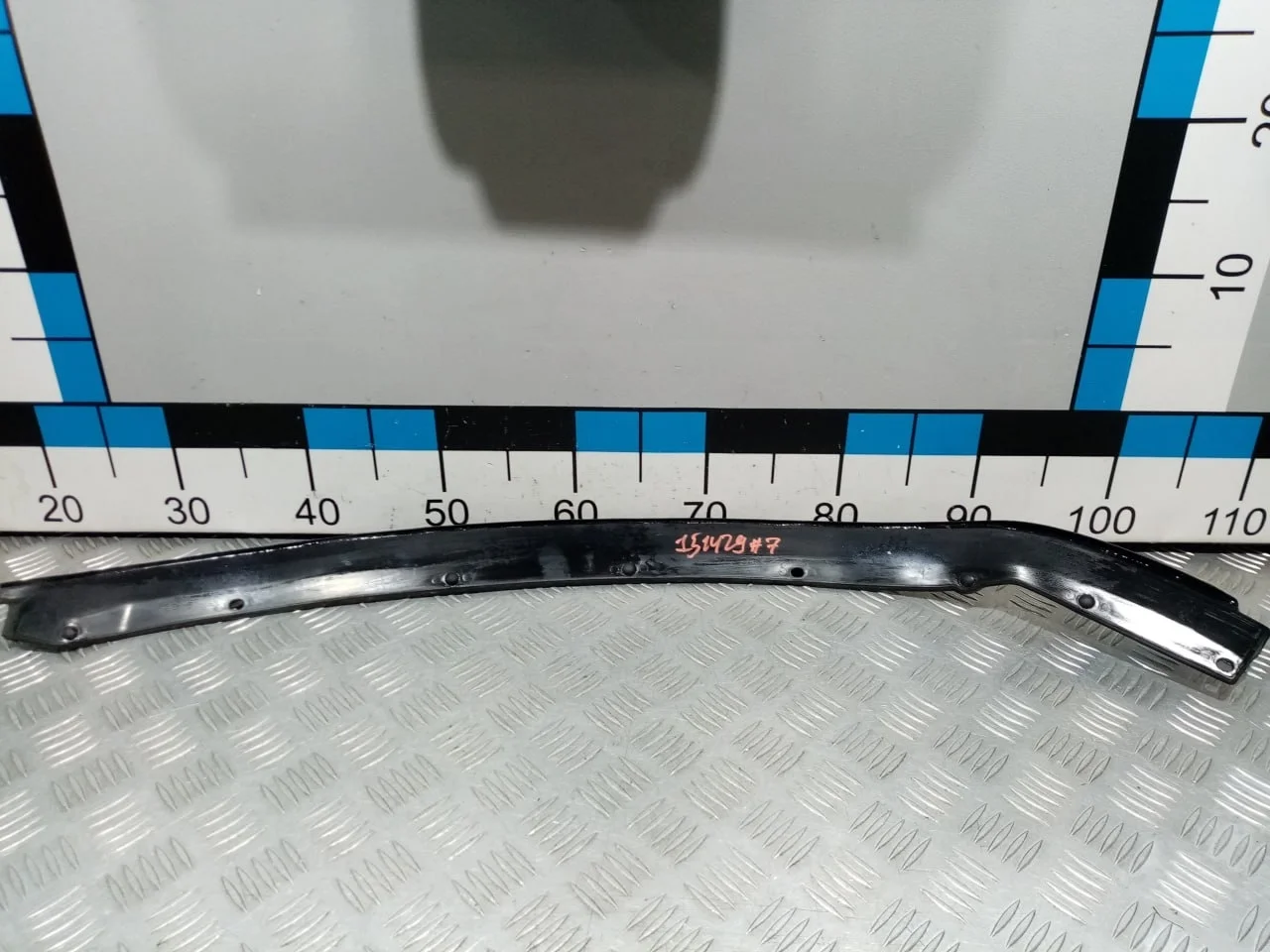 [Б/У] Уплотнитель двери передней правой [Код: 00663889 ]