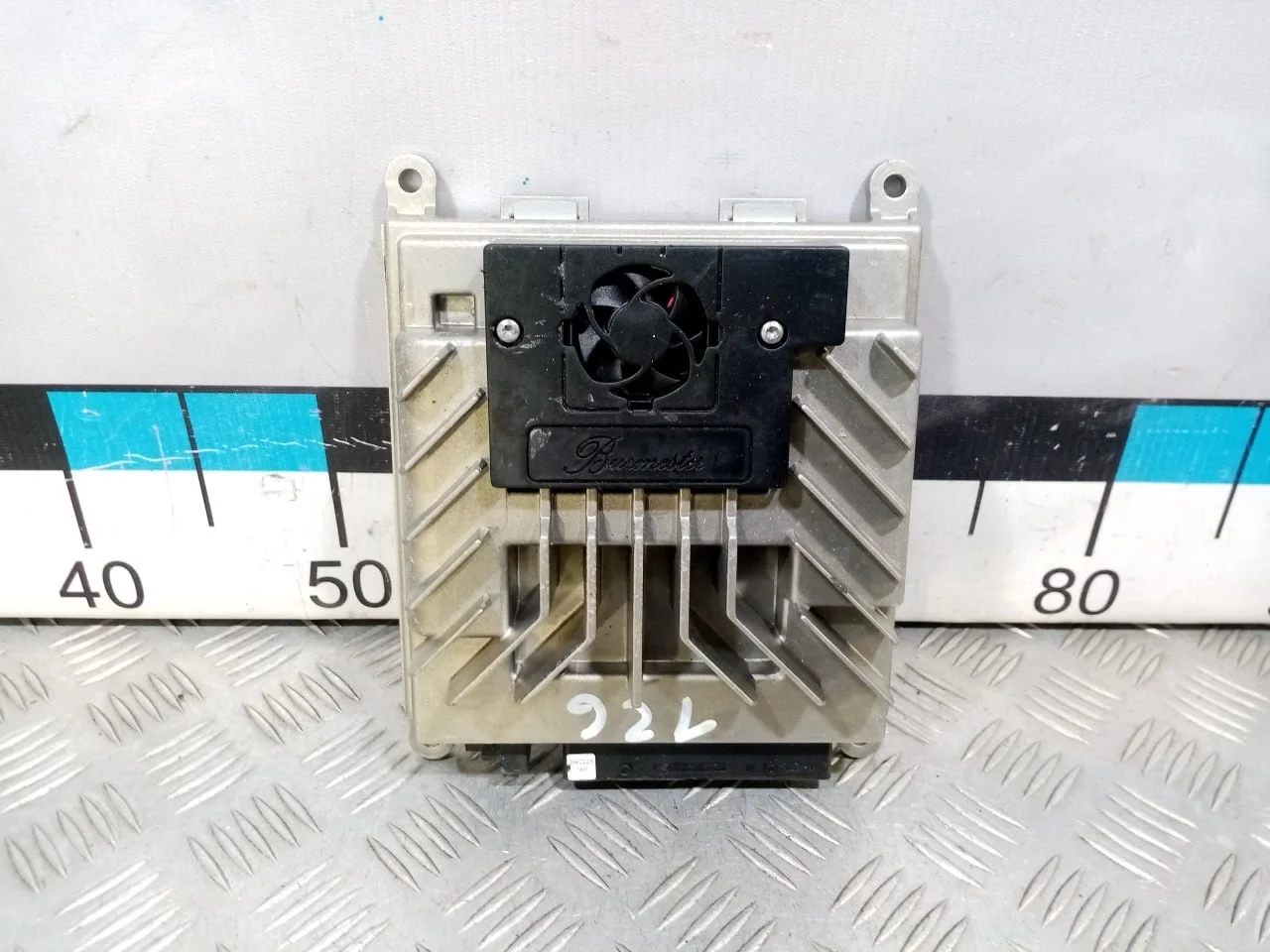 [Б/У] Усилитель акустической системы - Небольшой скол на пластике разъема [ХОРОШЕЕ] [Код: 00531533 ]