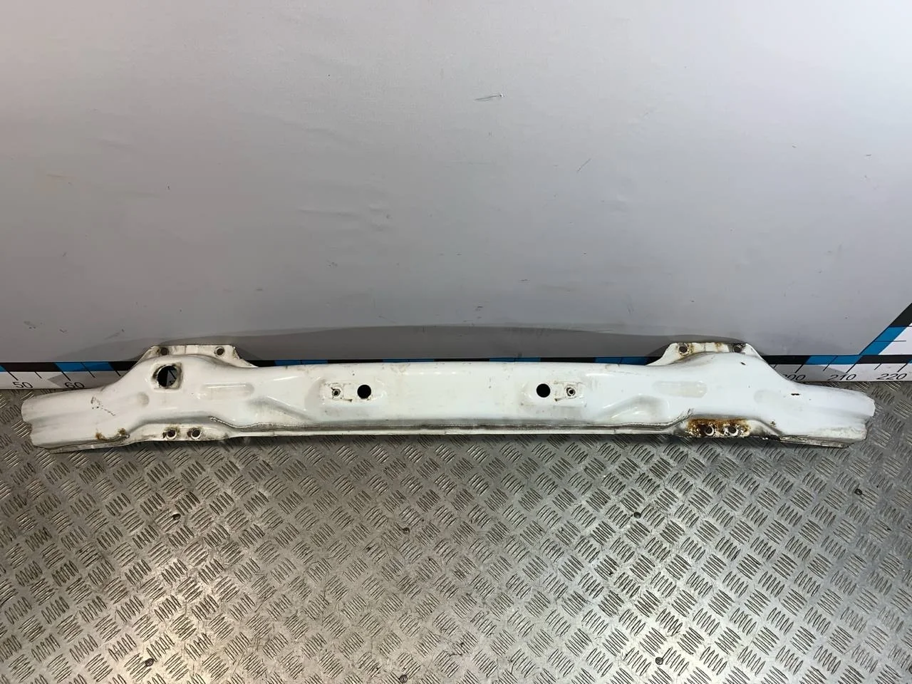 [Б/У] Усилитель переднего бампера [Код: 00669943 ]