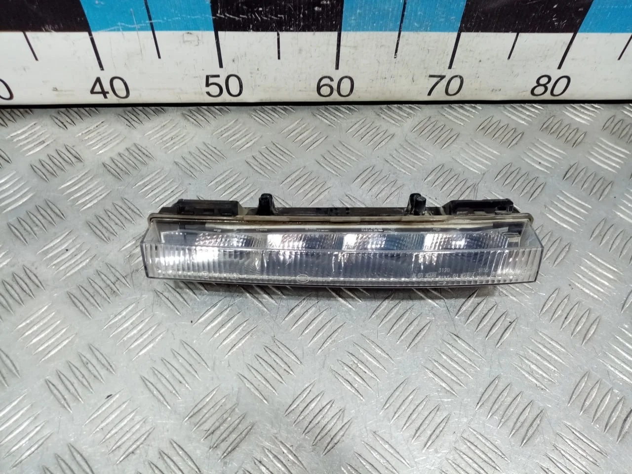 [Б/У] Фара дневного света левая - Маленькая трещинка на стекле [ХОРОШЕЕ] [Код: 00585002 ]