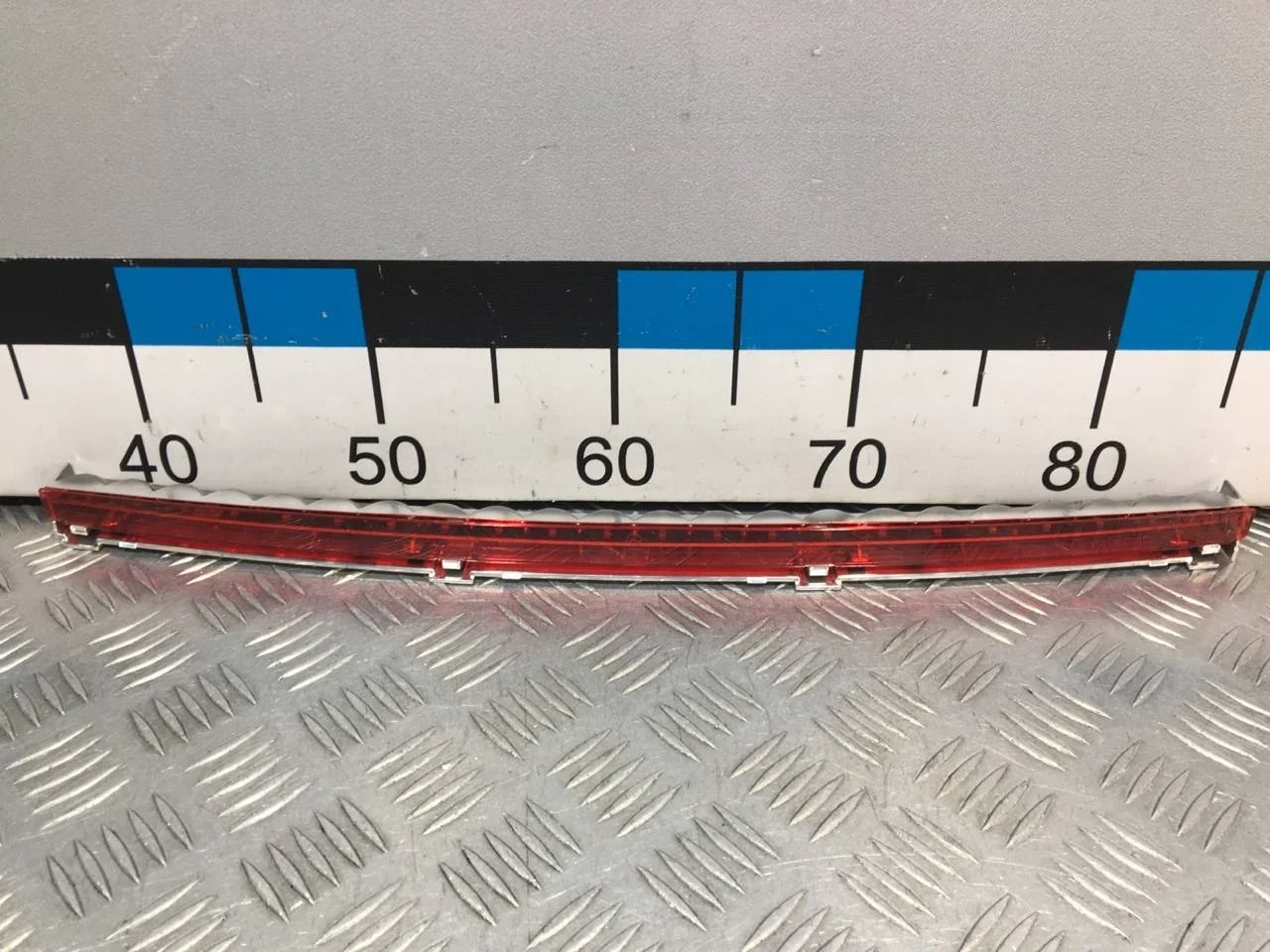 [Б/У] Фонарь в крышку багажника MB - откусан провод фишки [Незначительные дефекты] [Код: 00637455 ]