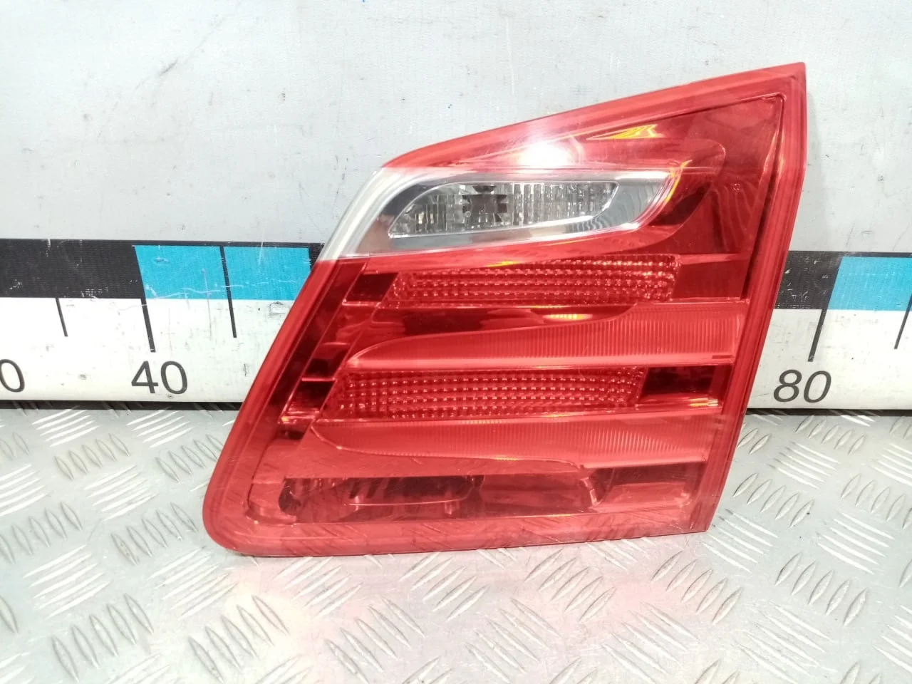 [Б/У] Фонарь задний внутренний правый [Код: 00610937 ]