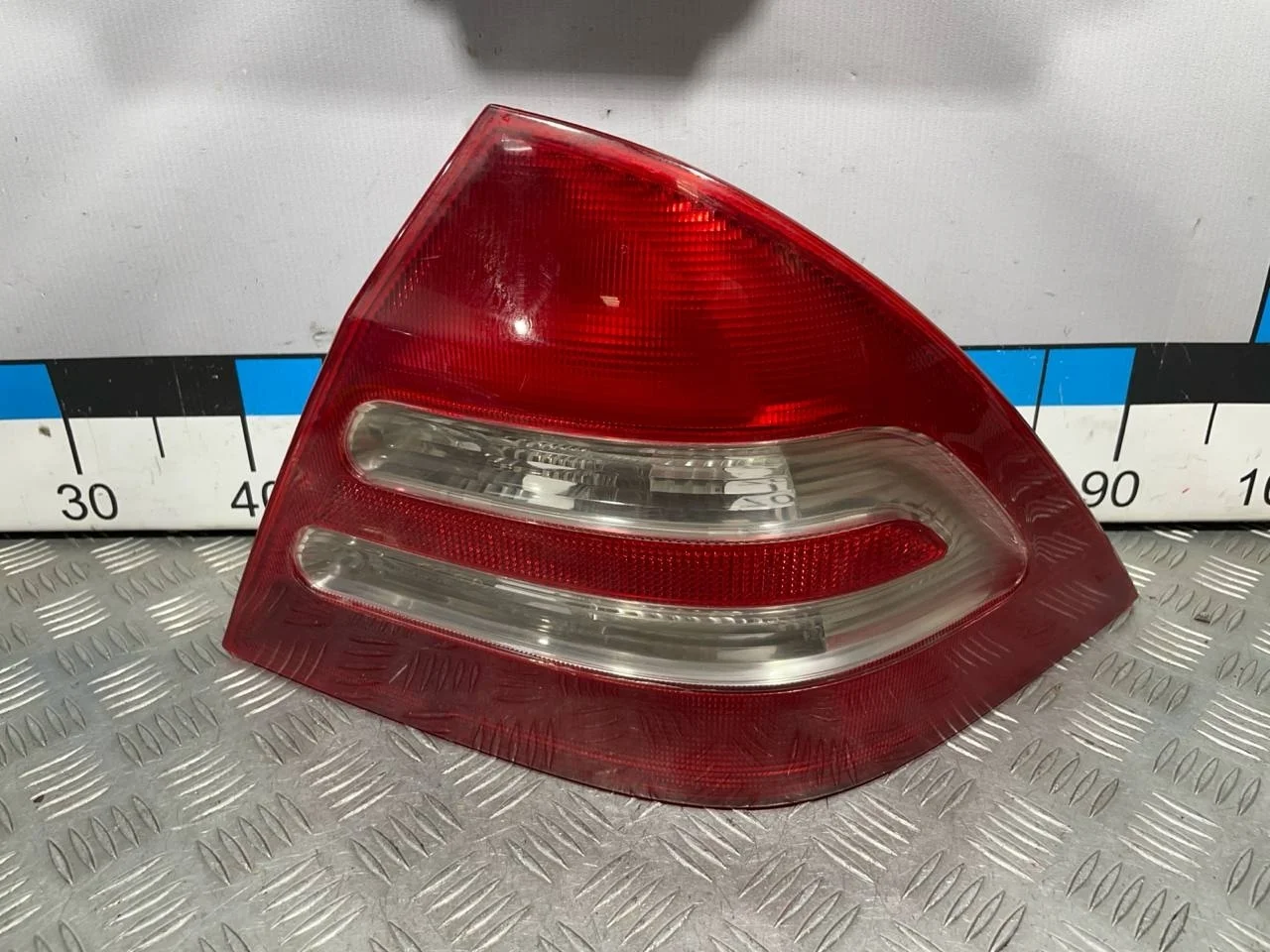 [Б/У] Фонарь задний правый классик седан [Код: 00338041 ]