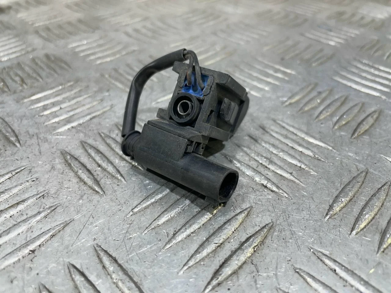 [Б/У] Форсунка омывателя лобового стекла MB [Код: 00527596 ]