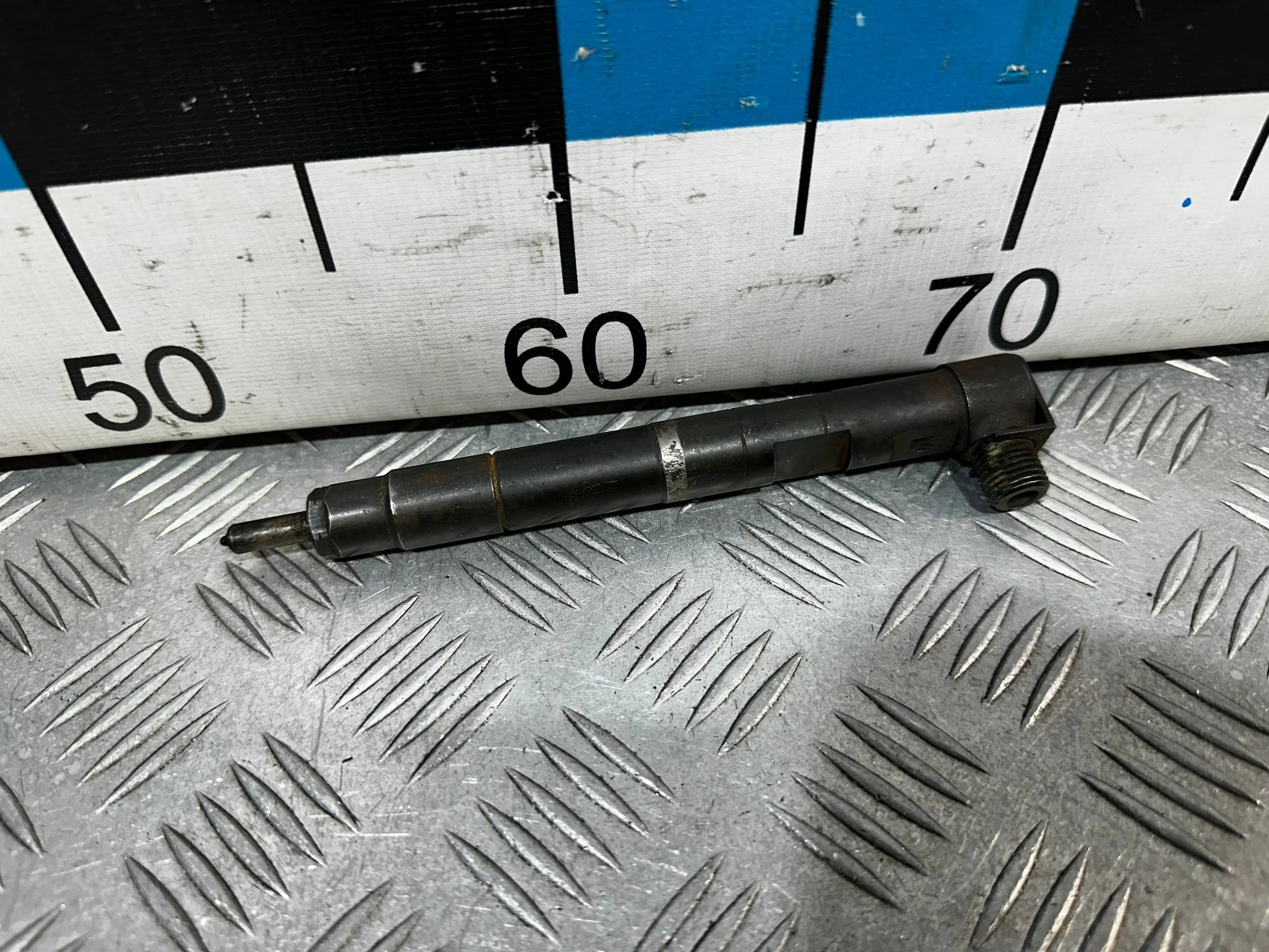 [Б/У] Форсунка топливная - (Состояние: Под ремонт) [Под ремонт] [Код: 00654564 ]