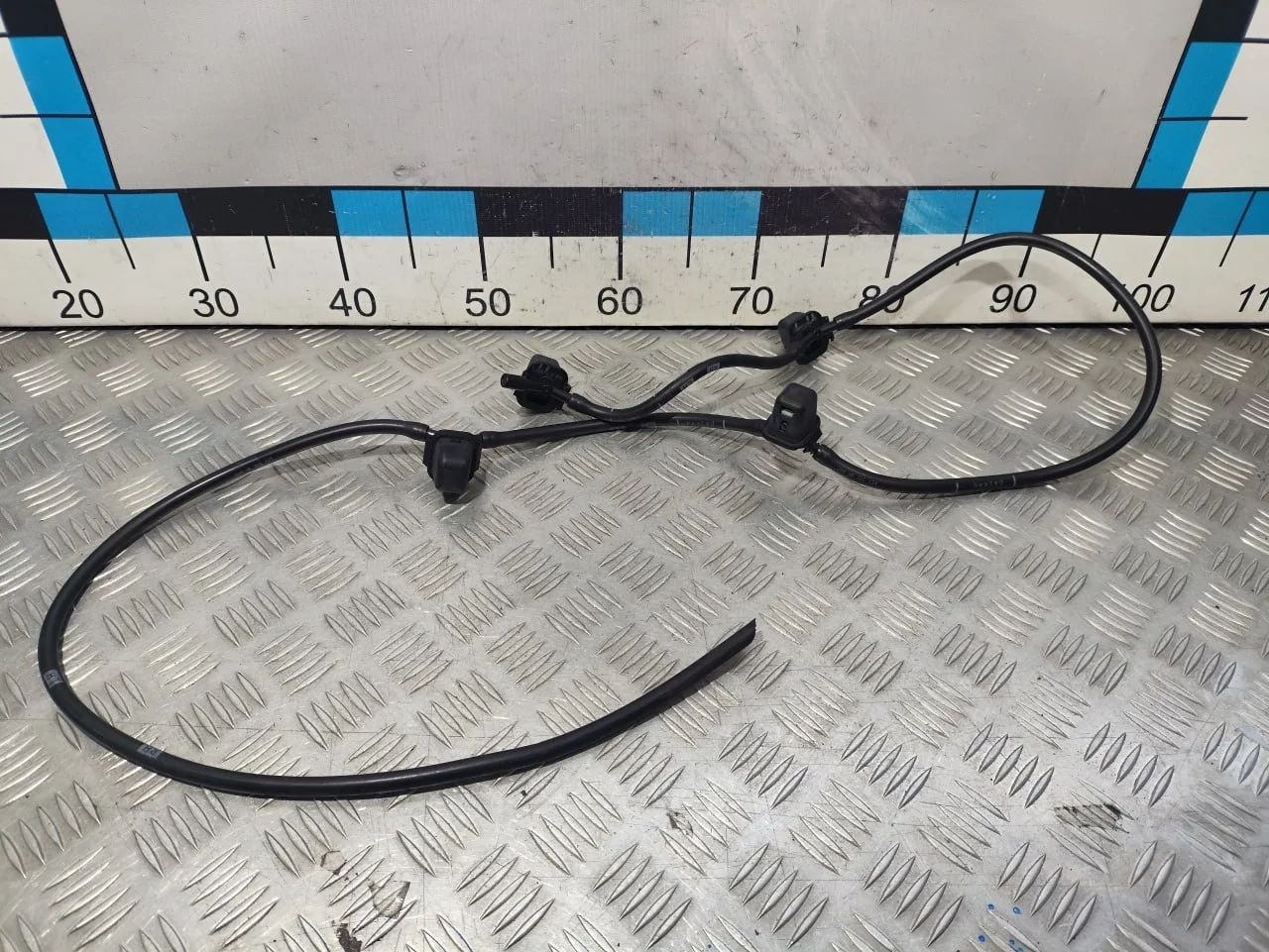 [Б/У] Шланг омывателя Mercedes - Обрезана фишка [ХОРОШЕЕ] [Код: 00608995 ]