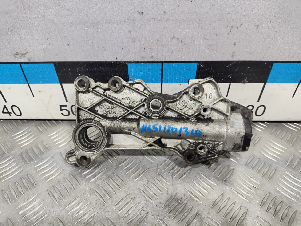 [ЧАСТЬ Б/У] Корпус масляного фильтра - Только кронштейн [Код: 00574387 ]