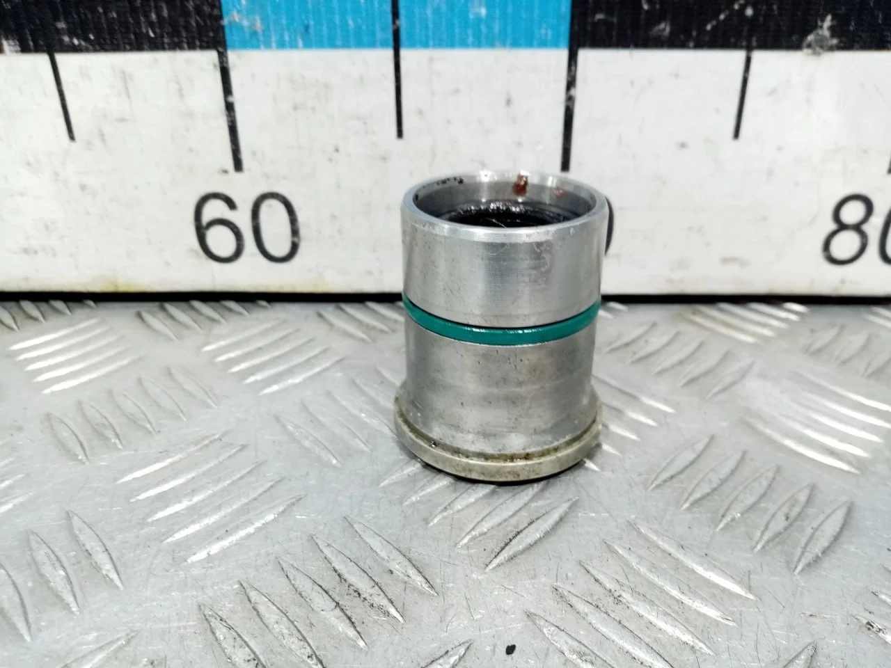 [ЧАСТЬ Б/У] Рейка рулевая Mercedes W211 - Втулка [Код: 00585195 ]