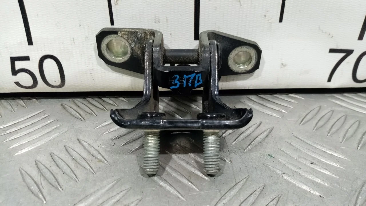 [Б/У] Петля двери задней правой верхняя Outlander [Код: 00377765]