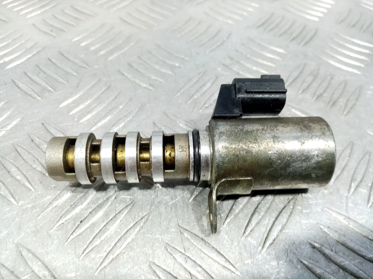 [Б/У] Клапан электромагнитный изменения фаз ГРМ [Код: 00633491]