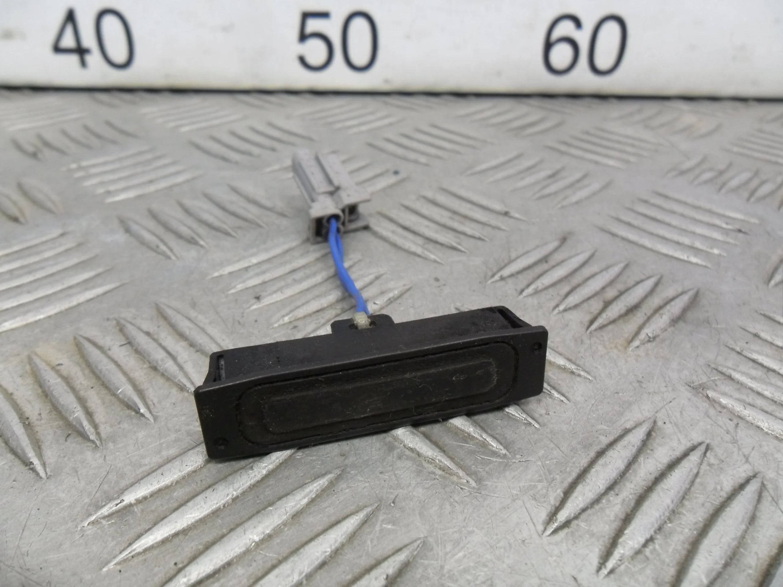 [Б/У] Кнопка открывания багажника [Код: 00357021]