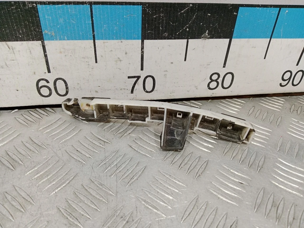 [Б/У] Кронштейн переднего бампера левый Nissan Qashqai [Код: 00574630]