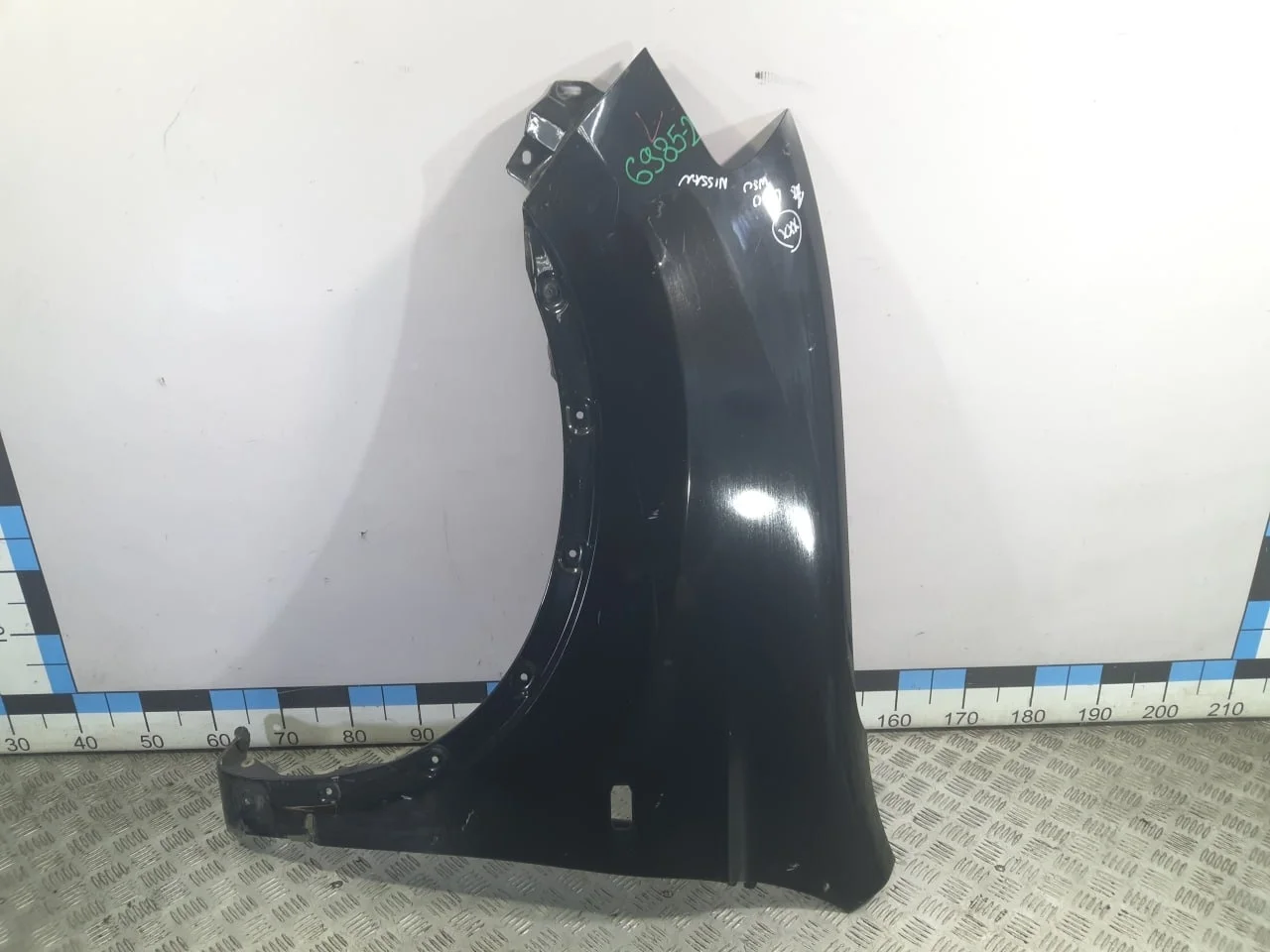 [Б/У] Крыло переднее левое - (Состояние: вмятины над аркой) [Незначительные дефекты] [Код: 00510226]