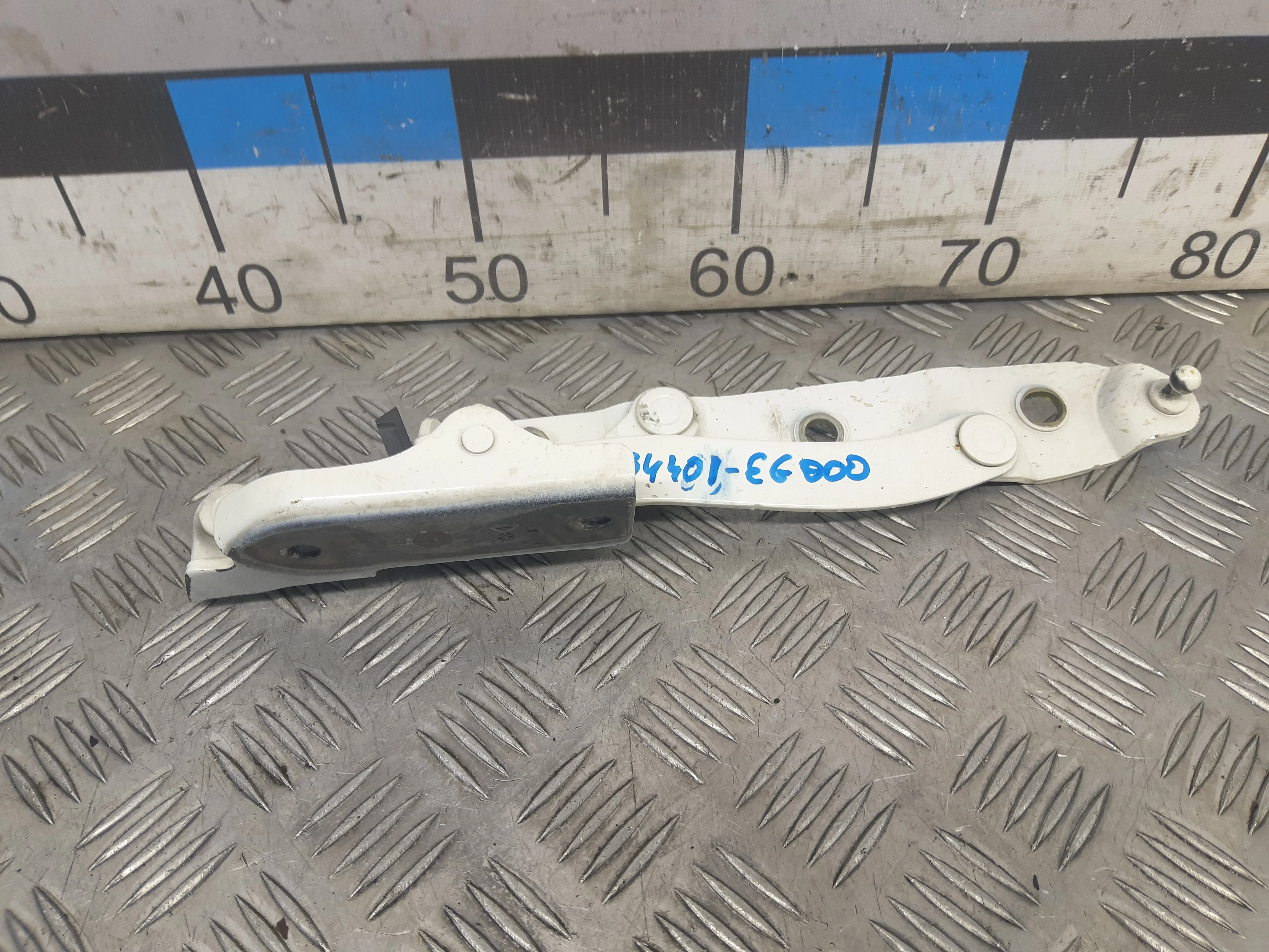 [Б/У] Петля крышки багажника левая [Код: 00348343]