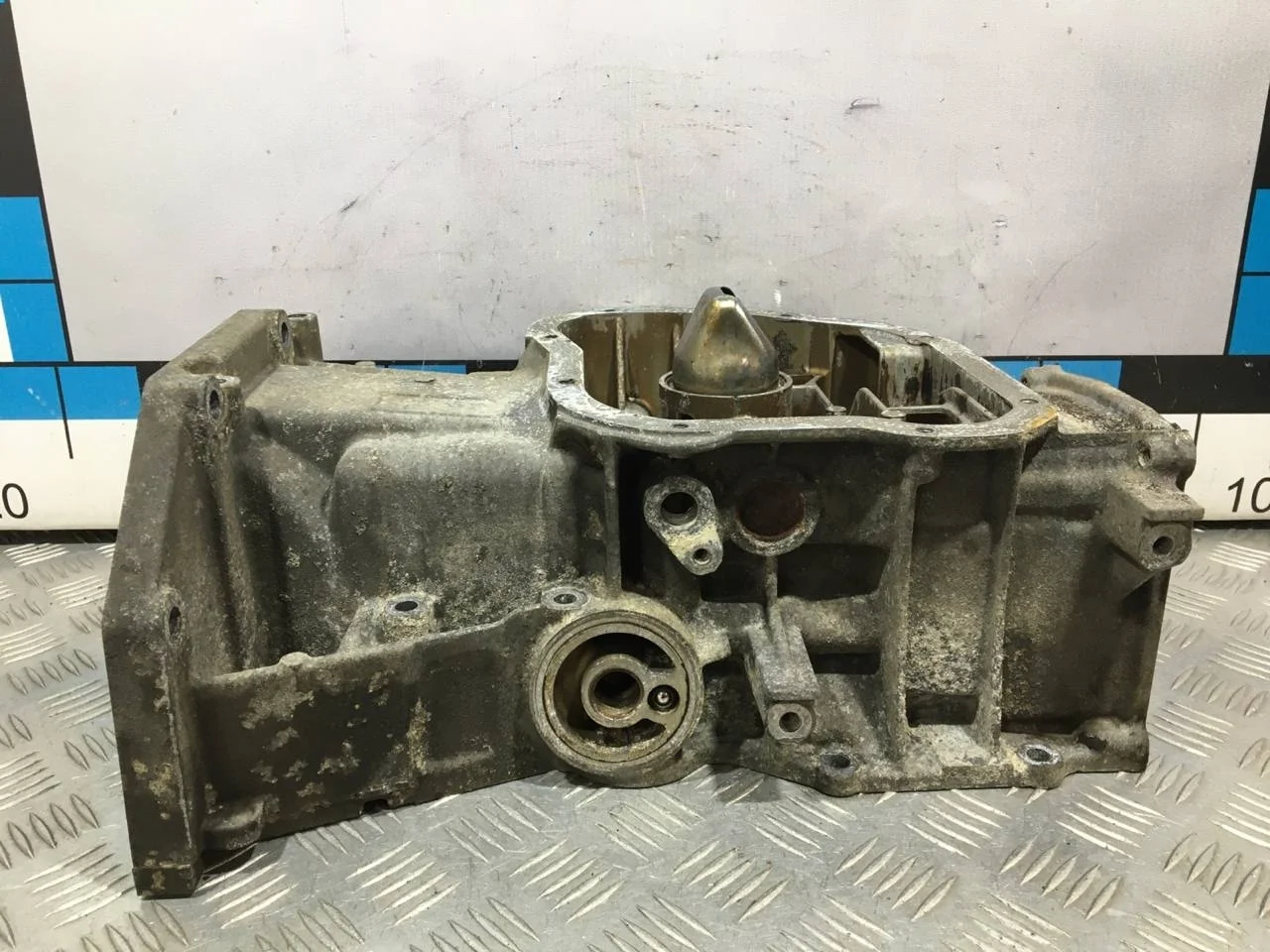 [Б/У] Поддон масляный двигателя нижний [Код: 00611153]