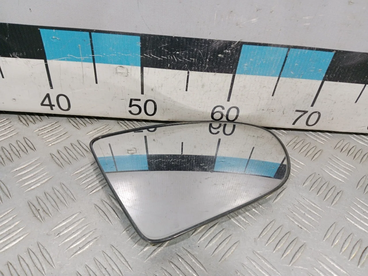 [Б/У] Стекло зеркала электрического правого [Код: 00573331 ]