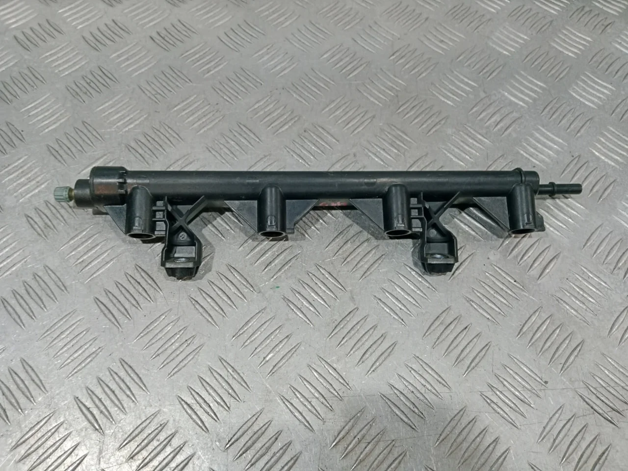 [Б/У] Рейка топливная (рампа) Citroen Peugeot [Код: 00669717 ]