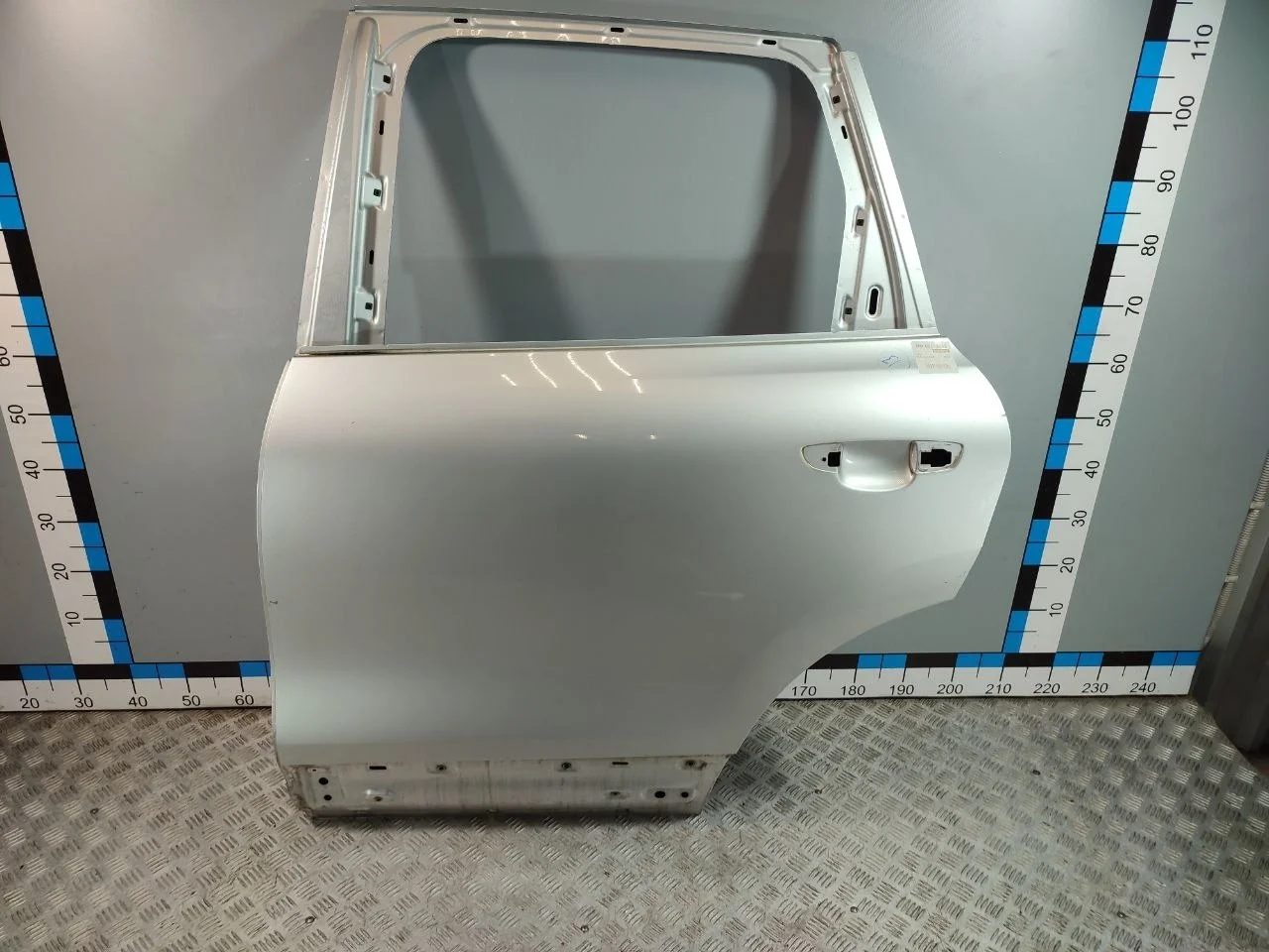 [Б/У] Дверь задняя левая Porsche Cayenne [Код: 00615288 ]