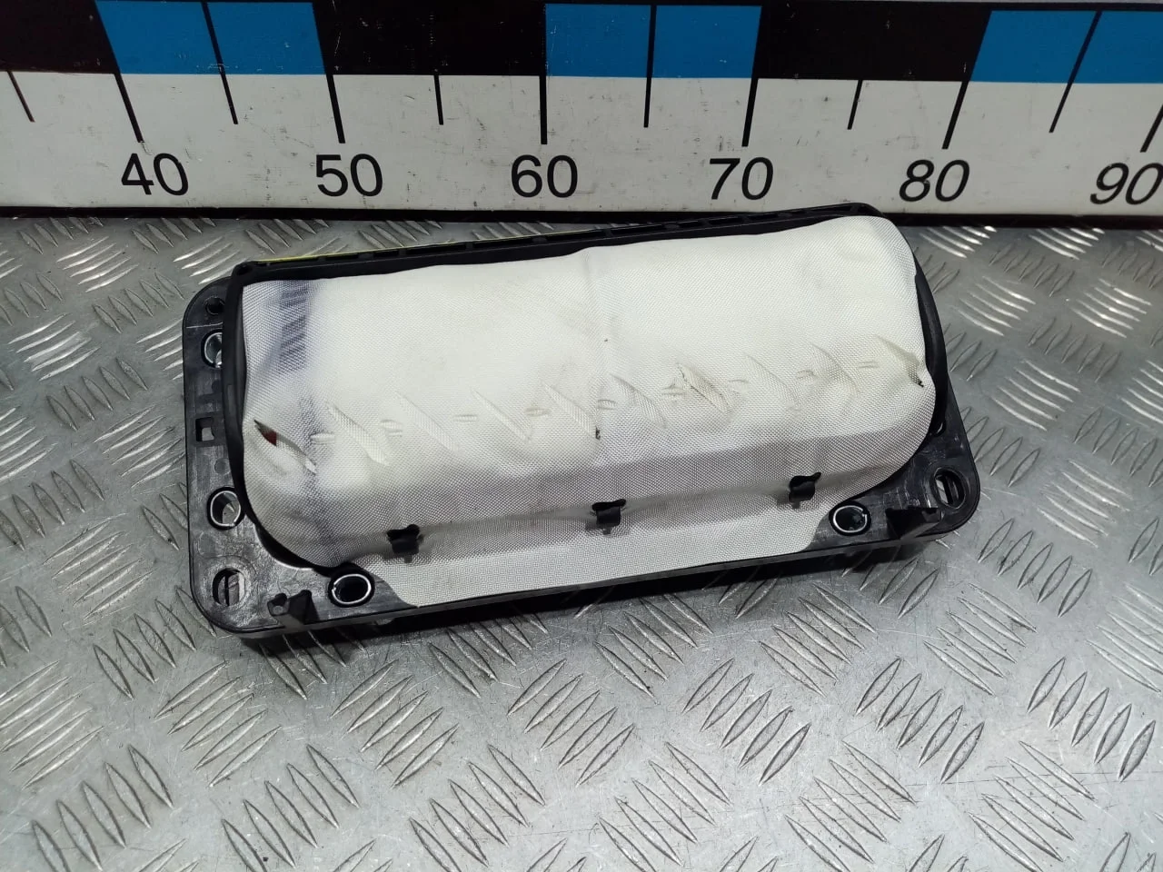 [Б/У] Подушка безопасности пассажирская в торпедо - Скол на защелках [ХОРОШЕЕ] [Код: 00649542 ]