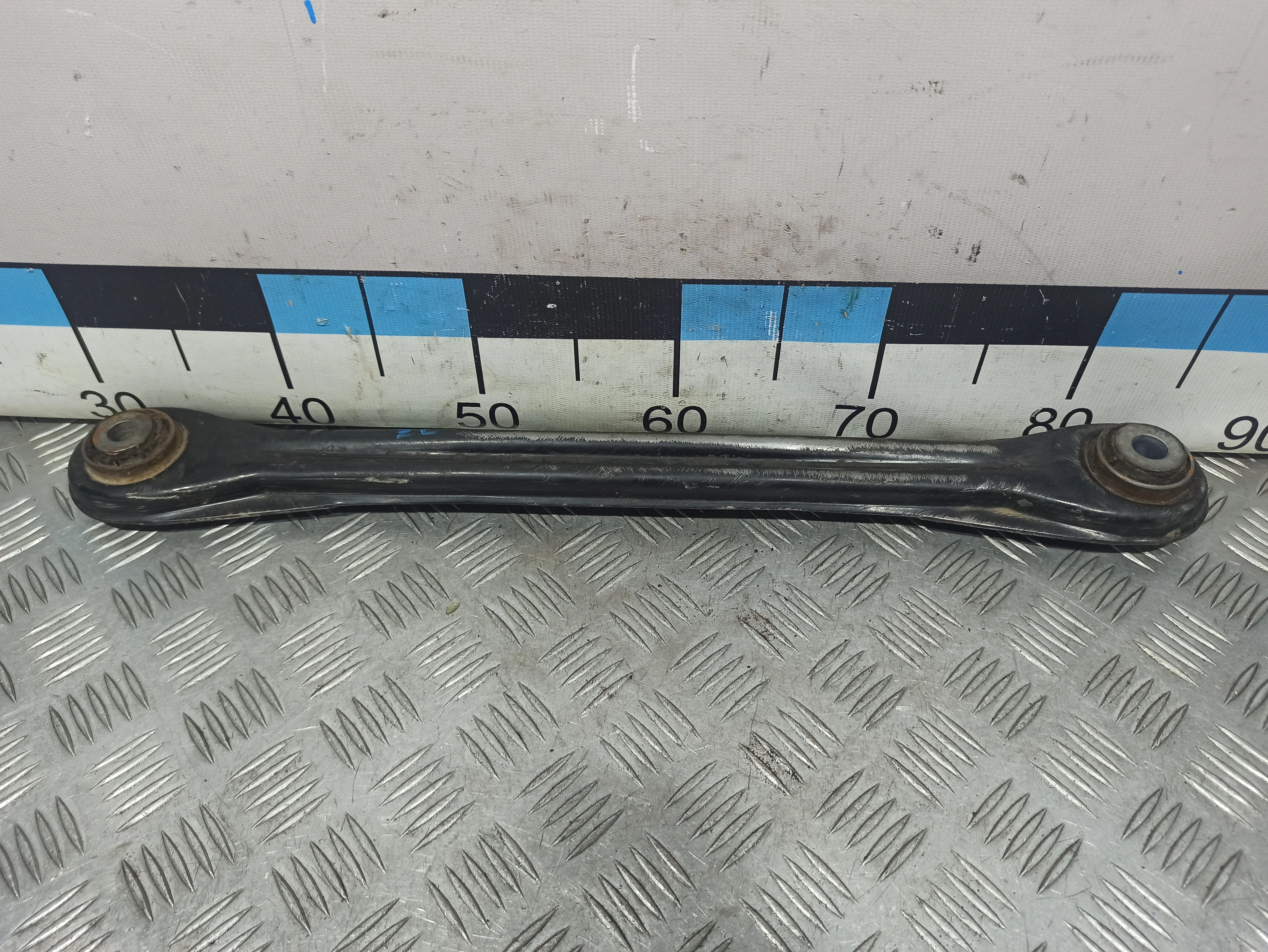 [Б/У] Рычаг задний поперечный [Код: 00400700 ]