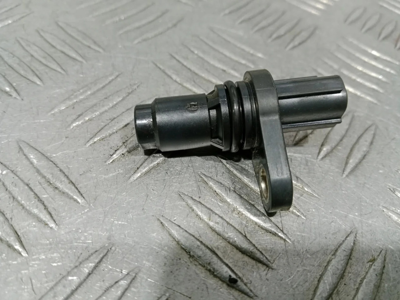 [Б/У] Датчик положения распредвала - (Состояние: Отличное пробег 40т) [Код: 00682749 ]