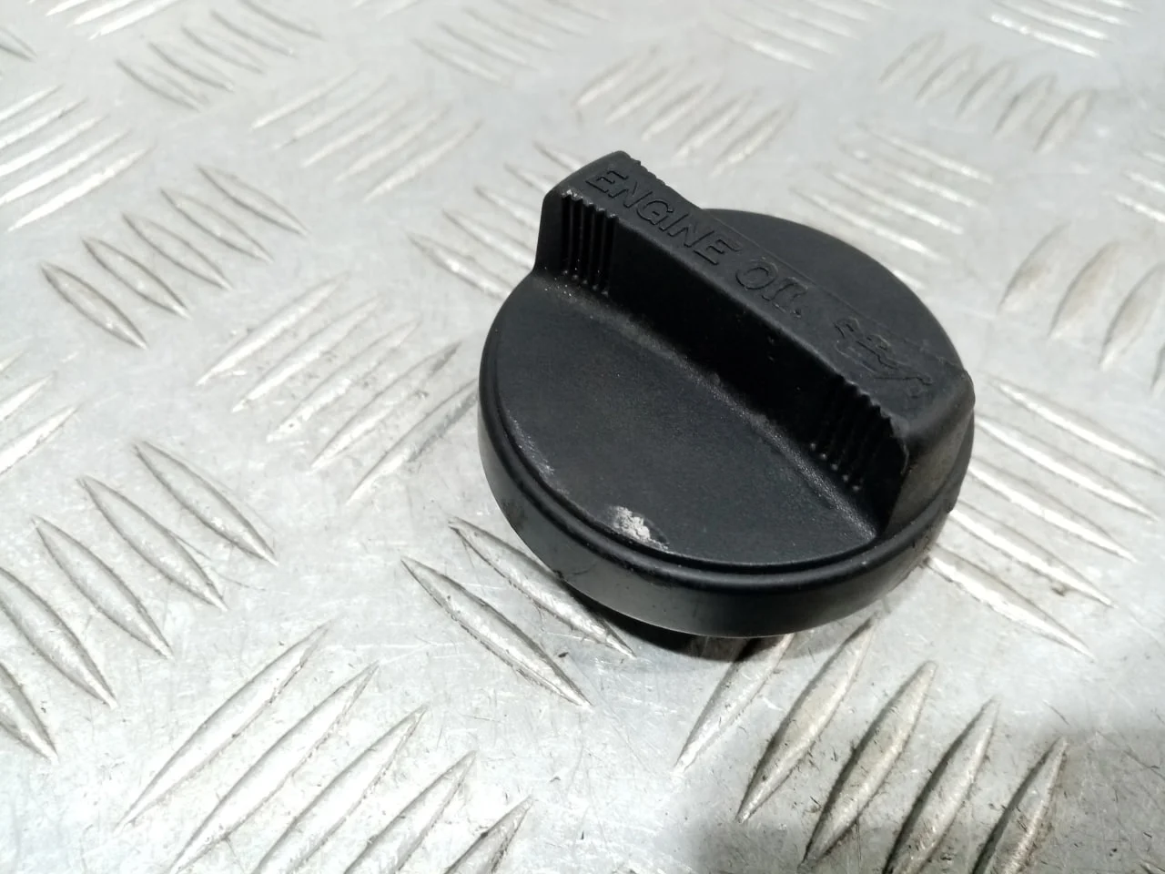 [Б/У] Крышка маслозаливной горловины [Код: 00683086 ]